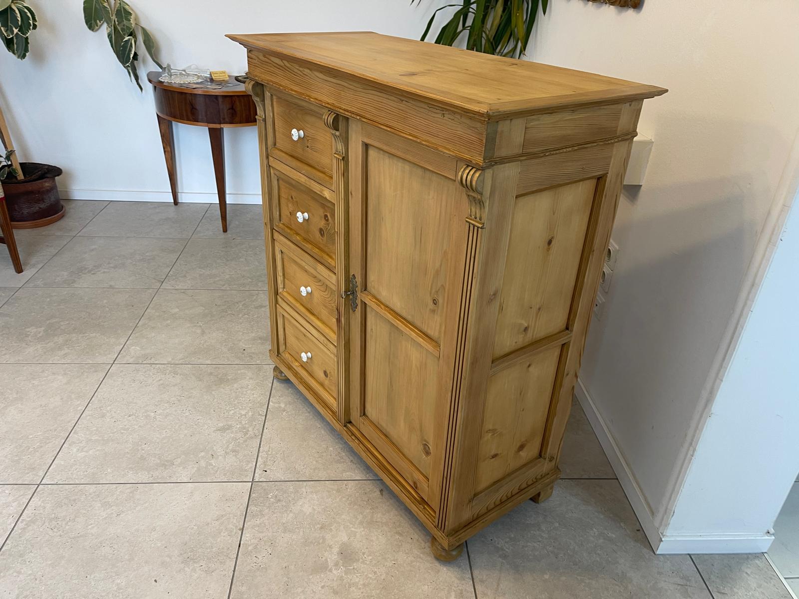ALTER uriger Brotschrank Almerschrank Speiskasten Bauernmöbel Bauernkasten A5474