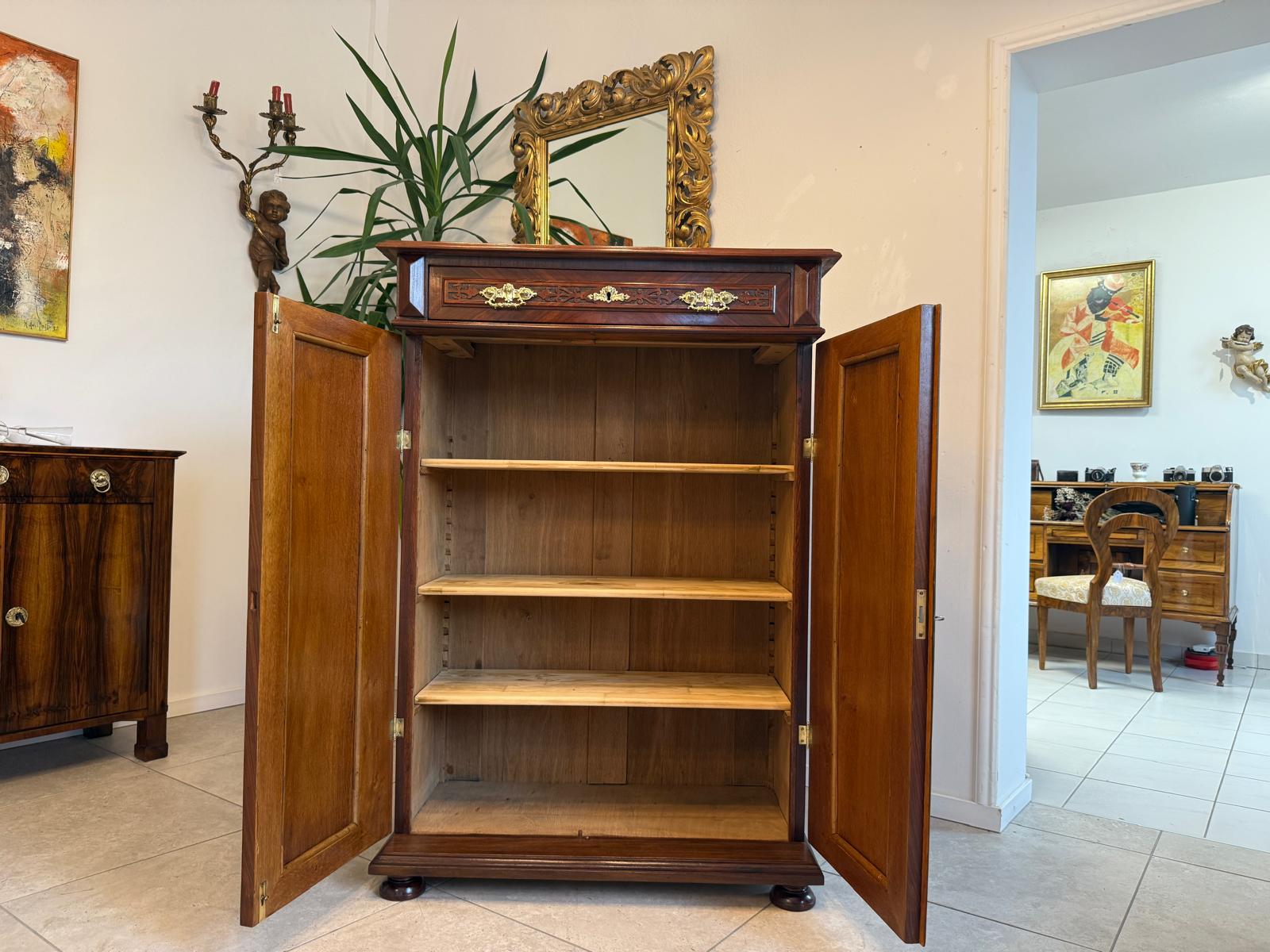 Restaurierte Gründerzeit Anrichte Vertiko Halbschrank Säulenanrichte G2083