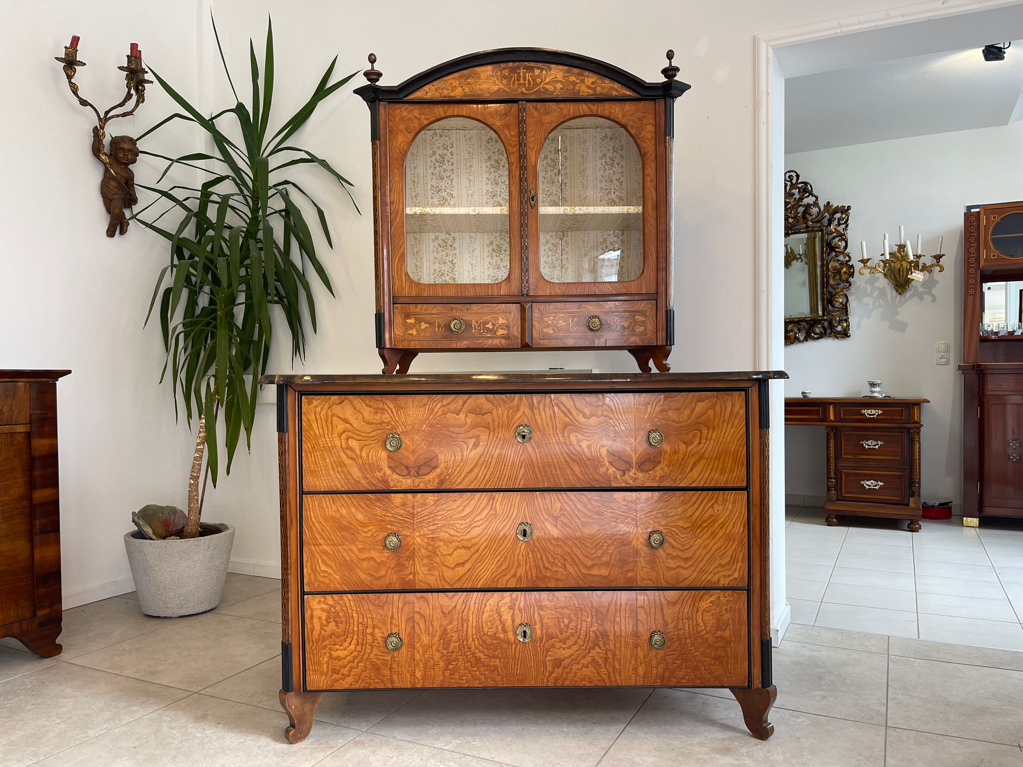 b0a97135-218a-491b-82cc-57633a933d8e Aufsatzvitrine Aufsatzkommode Vitrine Bücherschrank A4382
