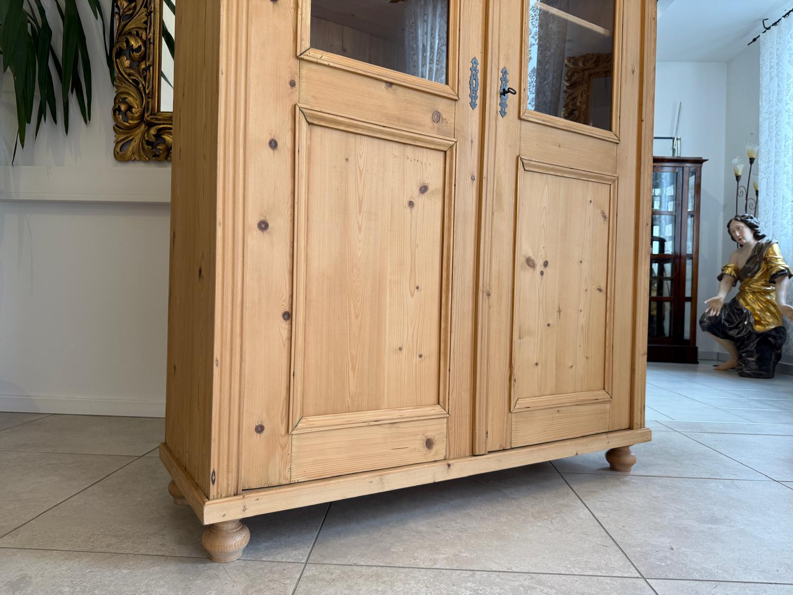 Bäuerliche Vitrine Bauernvitrine Bauernschrank Naturholz Bücherschrank G2117