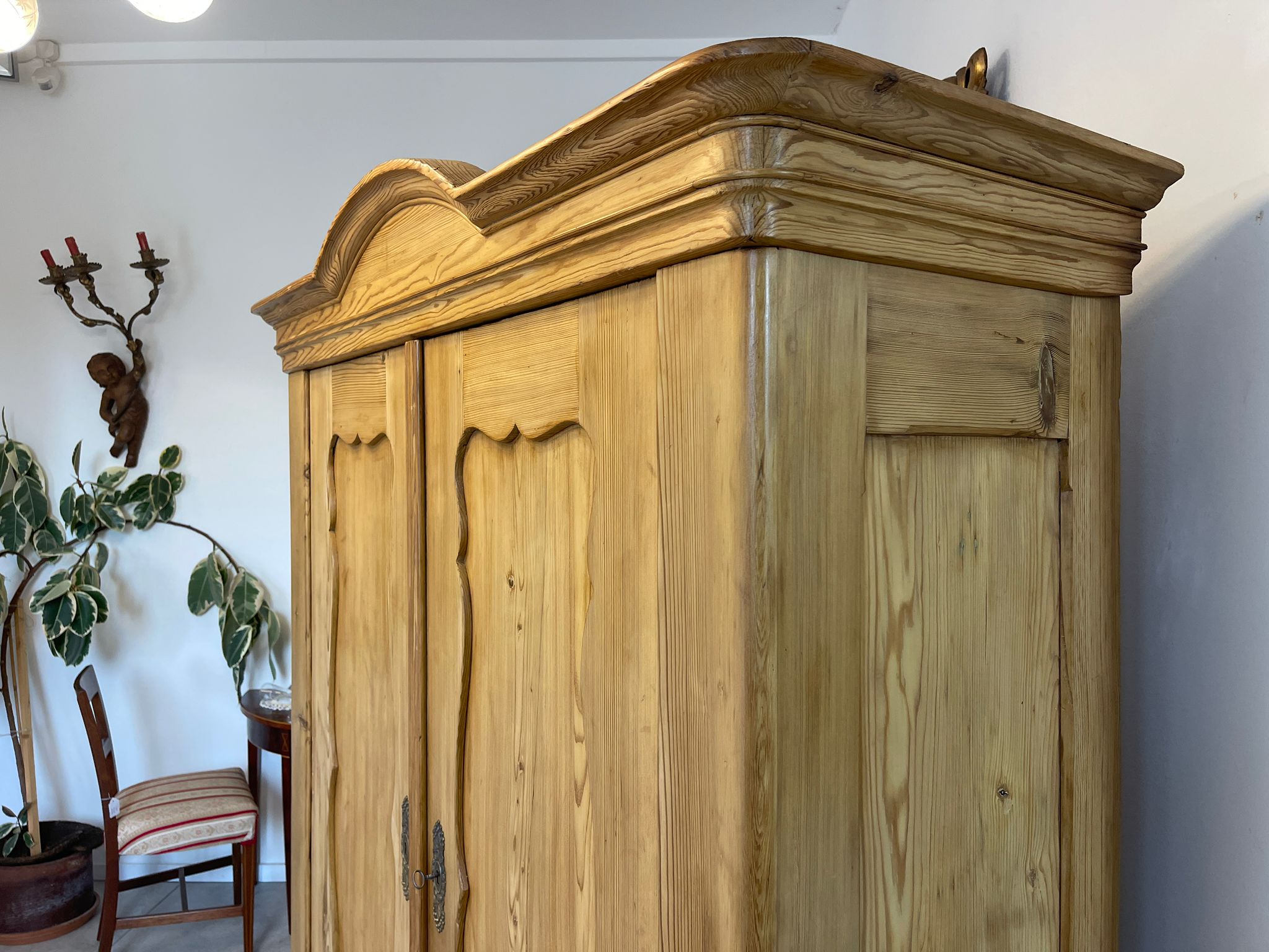 ed7288f4-c781-45f7-8ead-0c0a5e7fad56 originaler Bauernschrank Biedermeierschrank Hallenschrank A5097