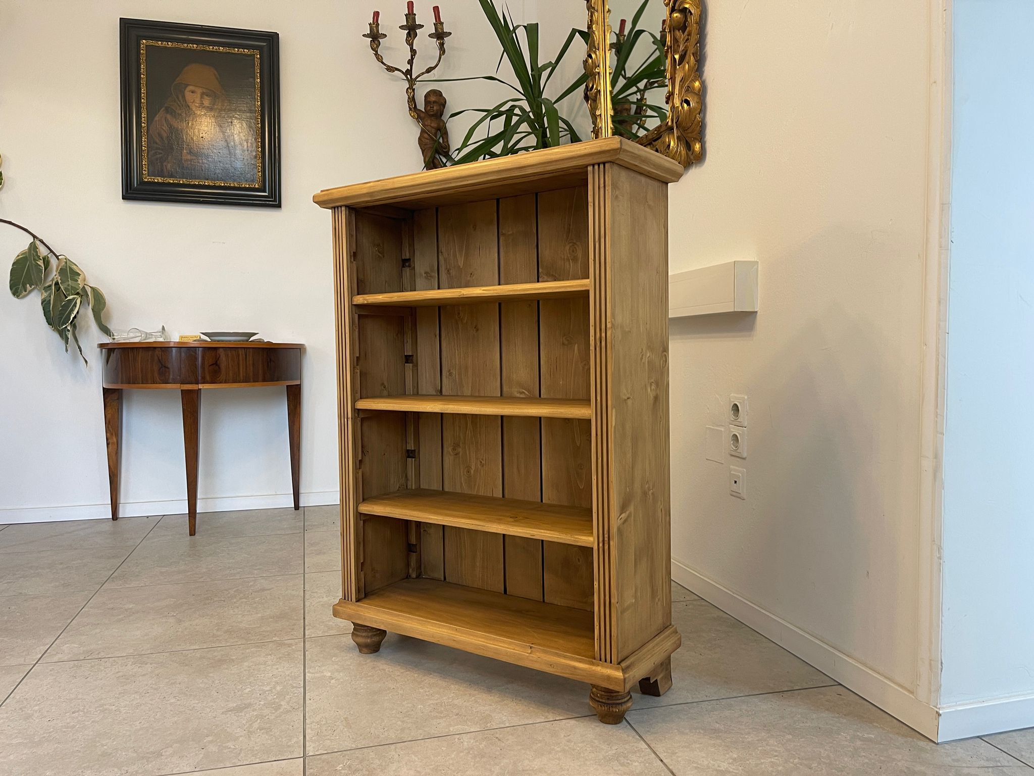 15701cb5-181d-4017-b45e-f416ebf2a894 Bäuerliches Regal Kommode Kasterl mit verstellbaren Tablaren A5059