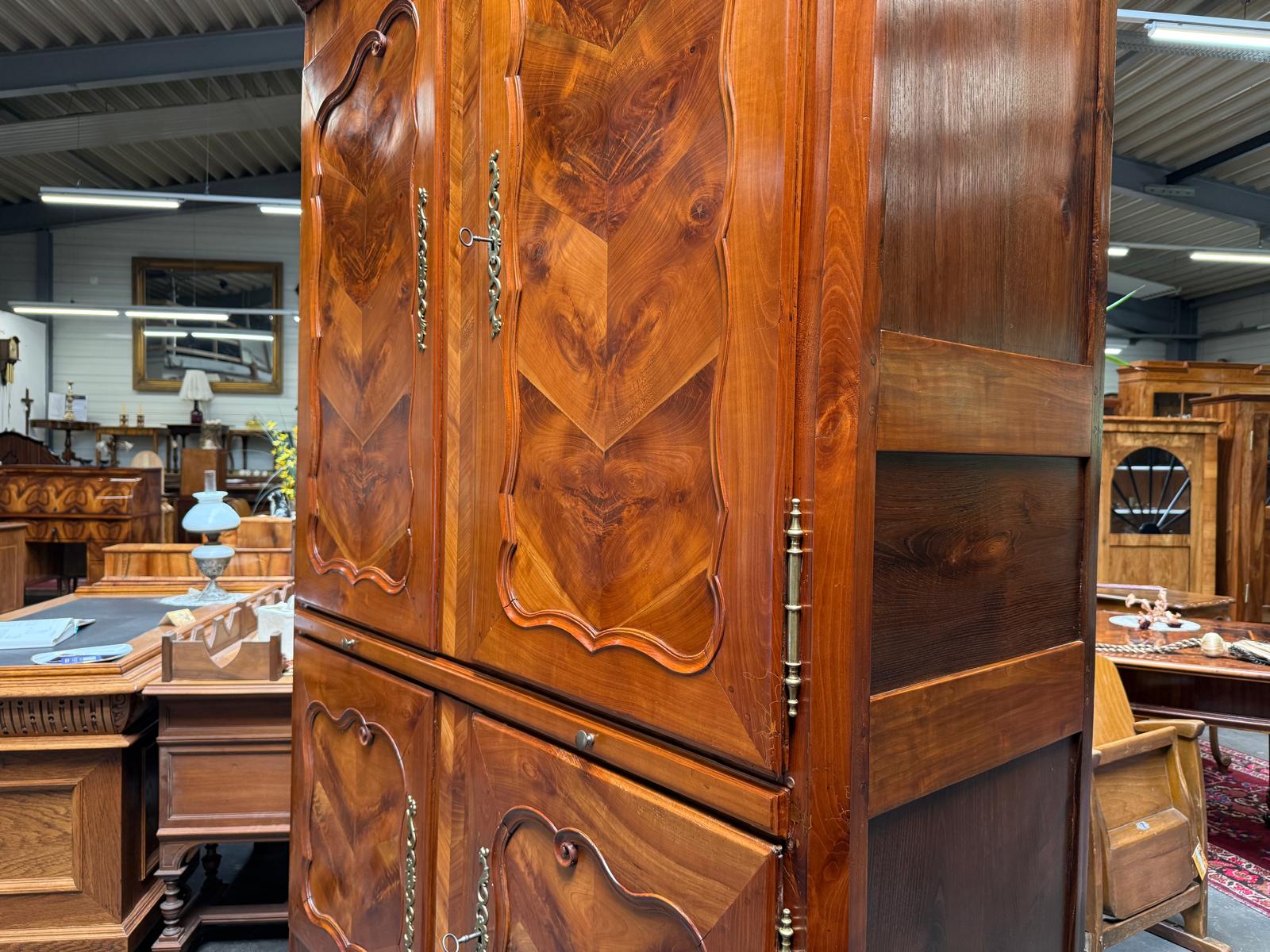 Kabinettschrank um 1800 – viertürig, Nussbaum, Originalzustand Antiquität ifantik G2036