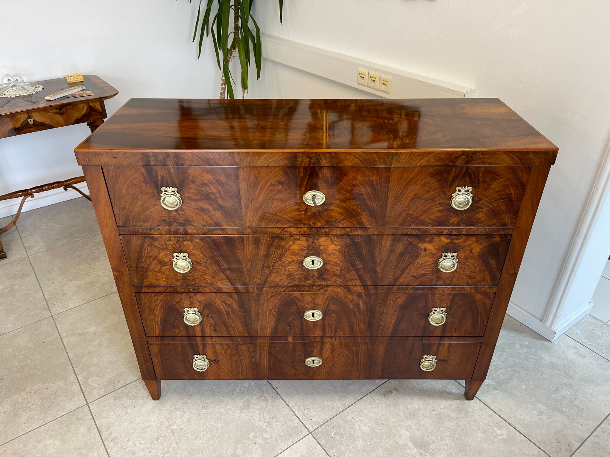 Restaurierte Biedermeier Kommode Sale Antiquität Nussholzfurnier G1681