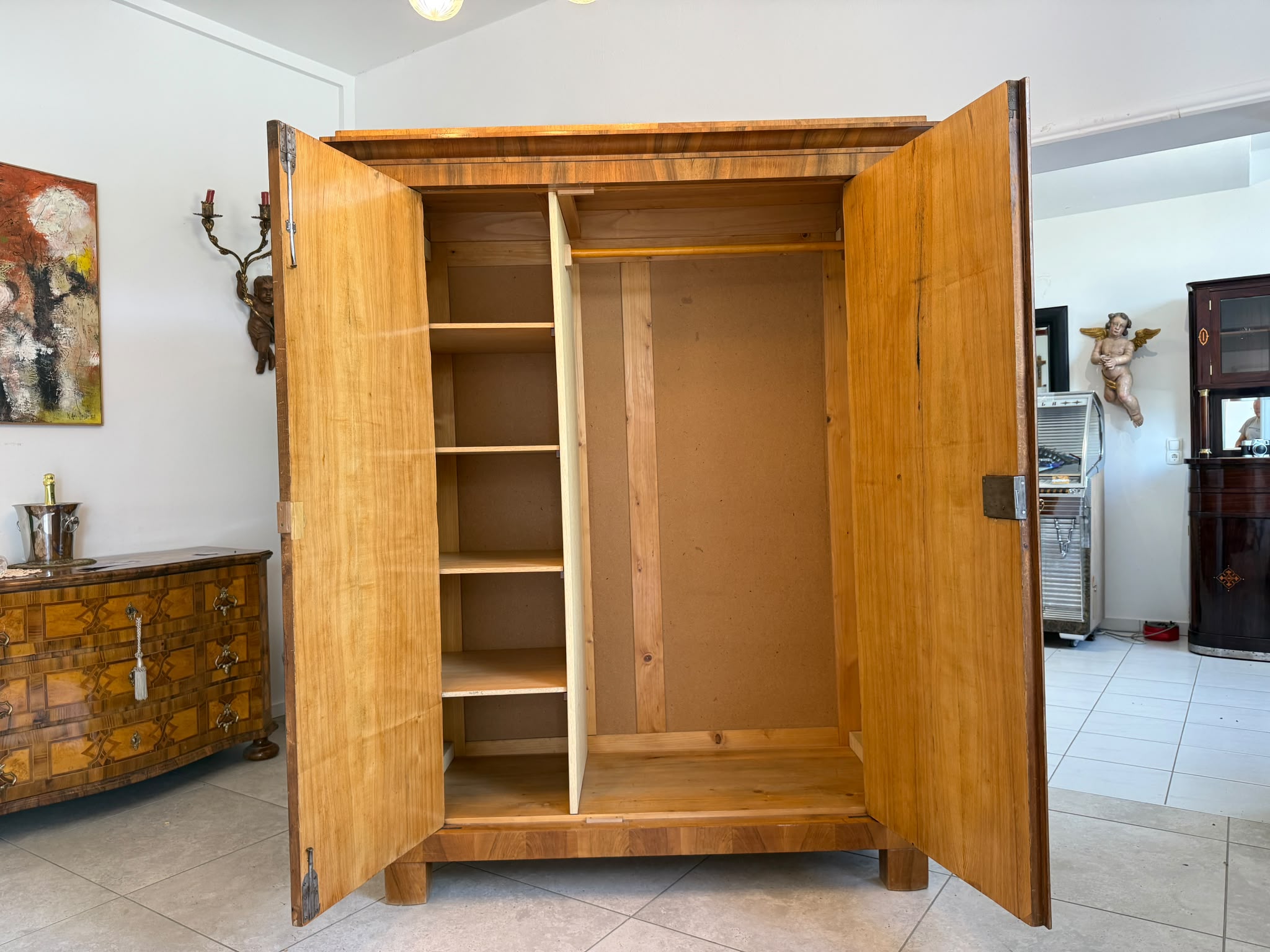 Originaler Biedermeier Schrank mit Nussholz-Furnier Antiquität D2625