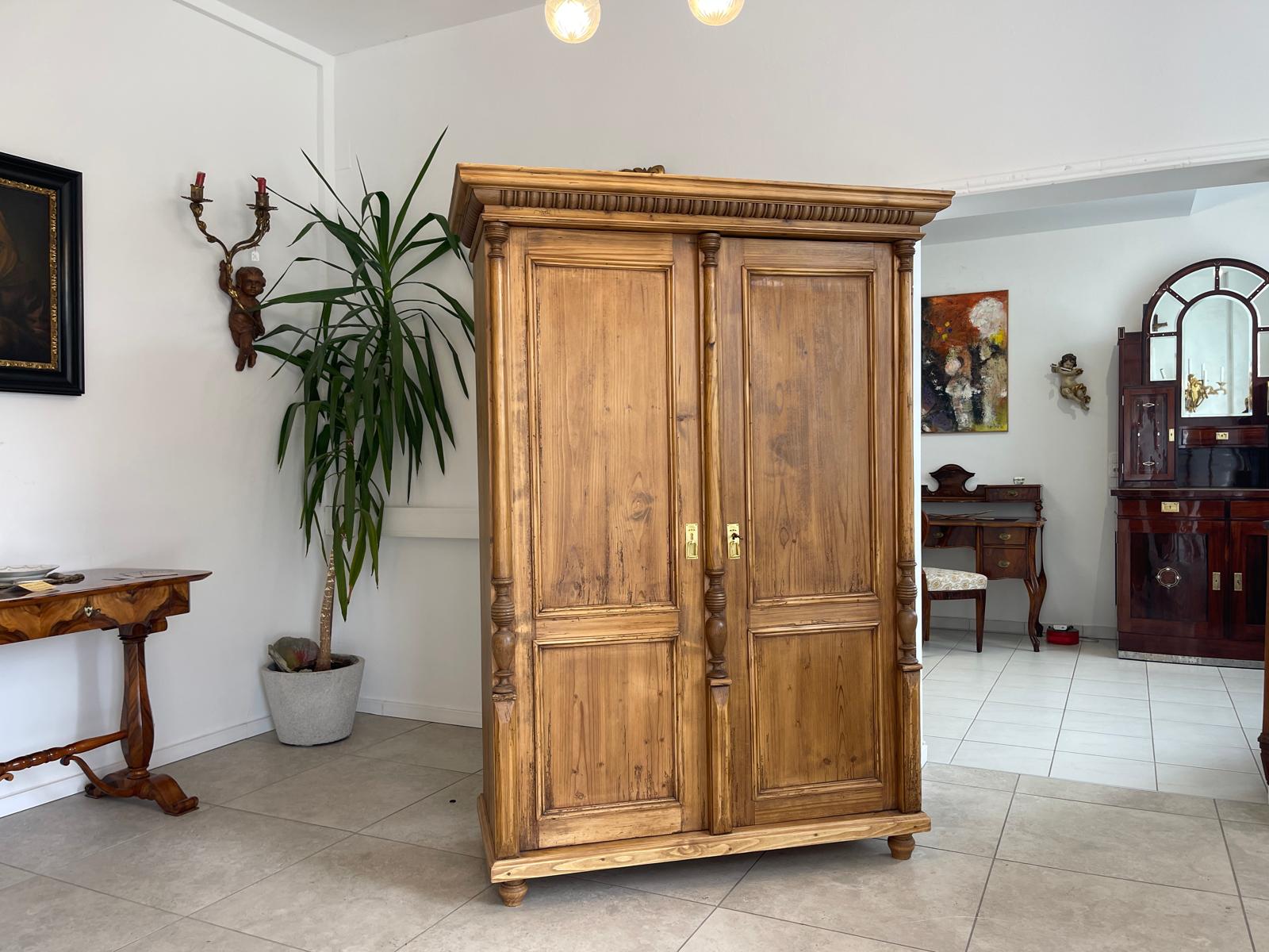 Antiker Steirischer Bauernschrank aus Holz - Gründerzeit Bauernkasten G1354