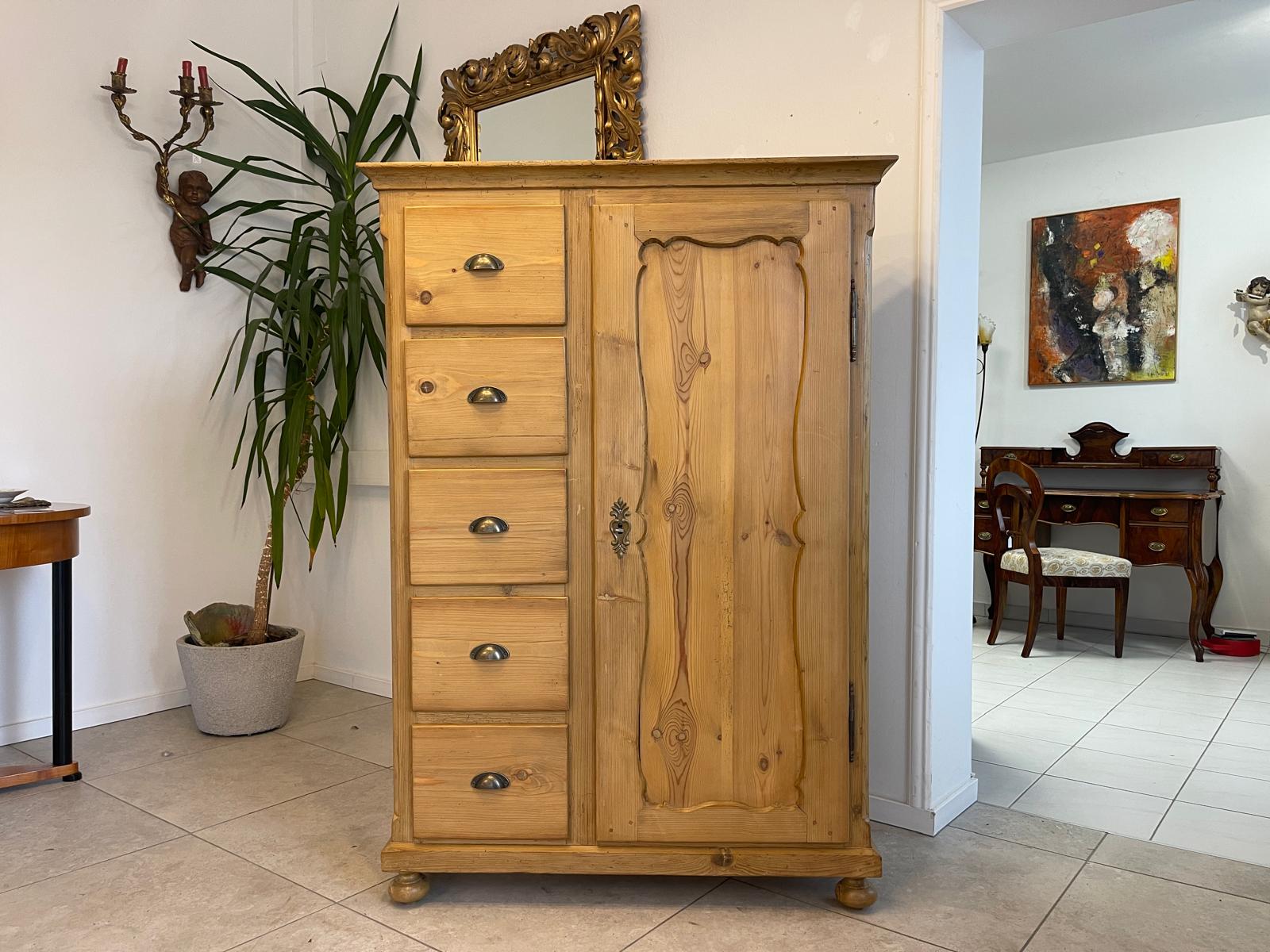 Bäuerlicher uriger Brotschrank Almerschrank Speiskasten Bauernkasten G1247