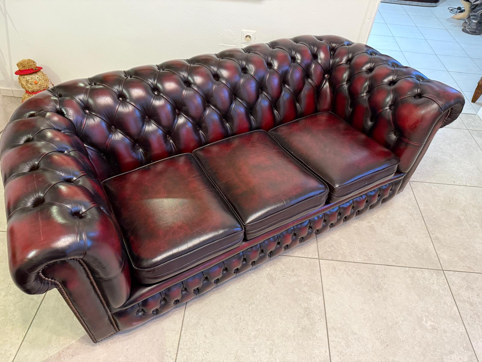 3er Ensemble Chesterfield Sofa Clubfauteuils Cultmöbel Antik D1027