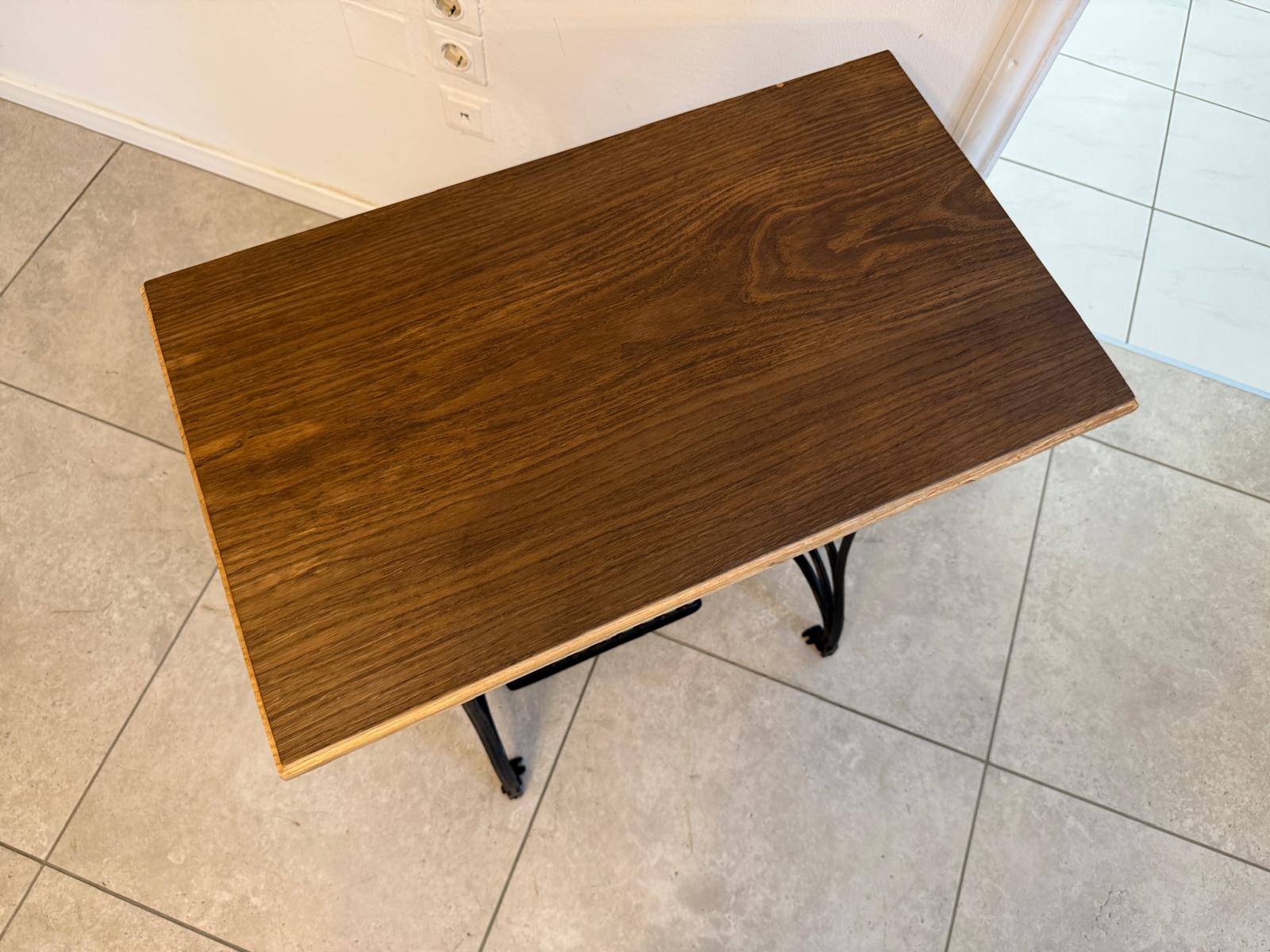 Bäuerlicher Tisch Nähmaschinentisch Gusseisern Vesta G2021