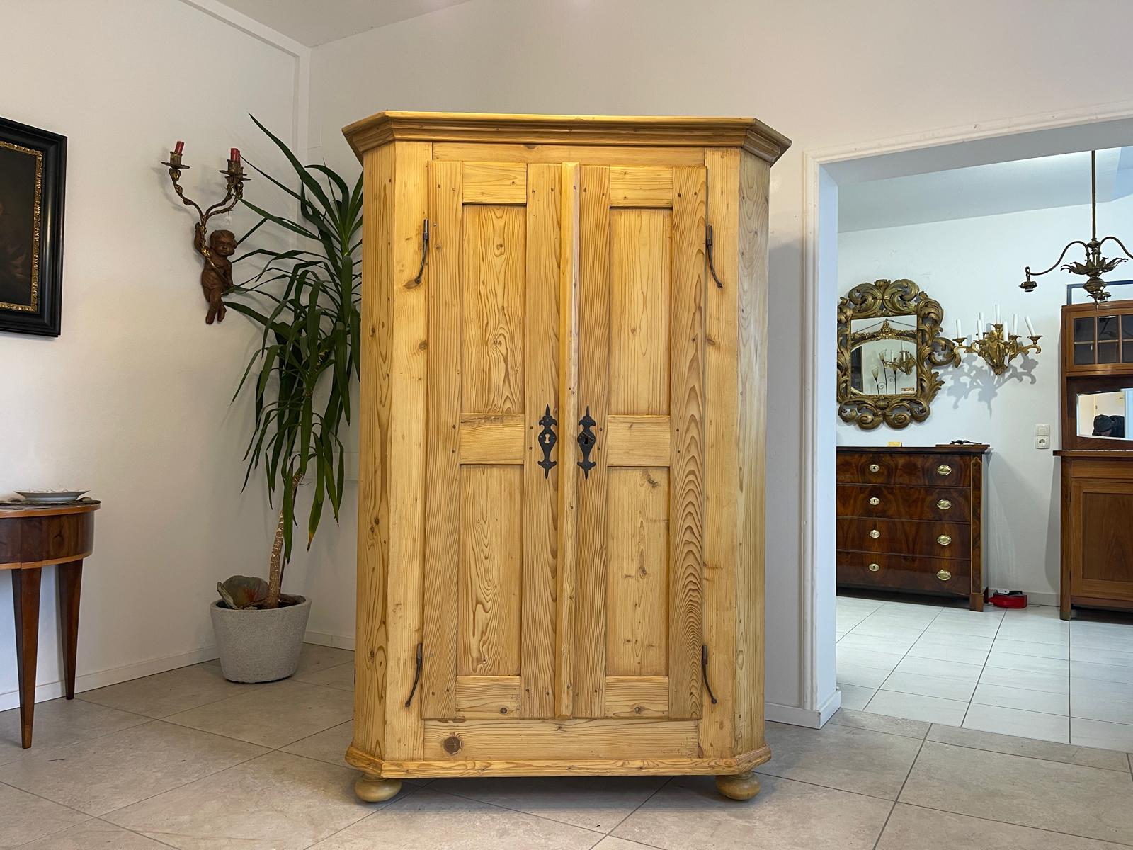 Bauernschrank Barockschrank Barock Hallenschrank Kasten E1025