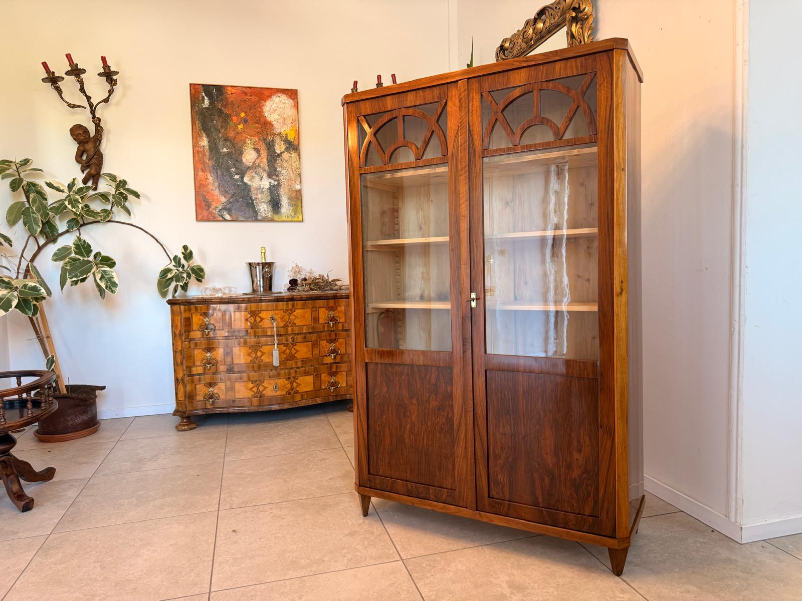Biedermeier Vitrine Bibliothekschrank Nussholz Restauriert Antiquität D2766