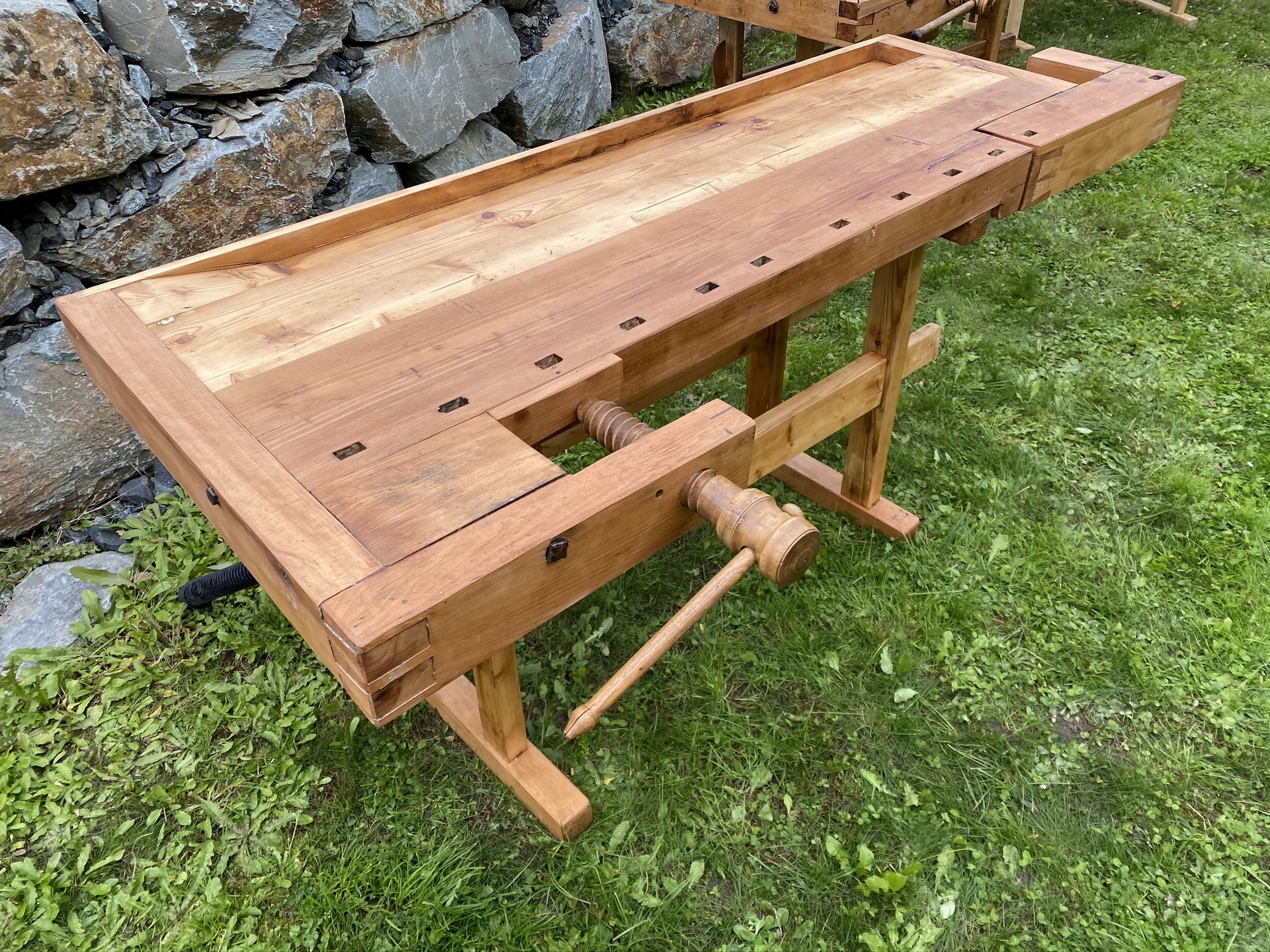 urige alte Hobelbank, Werkbank, Tisch restauriert - breite 201cm E2053
