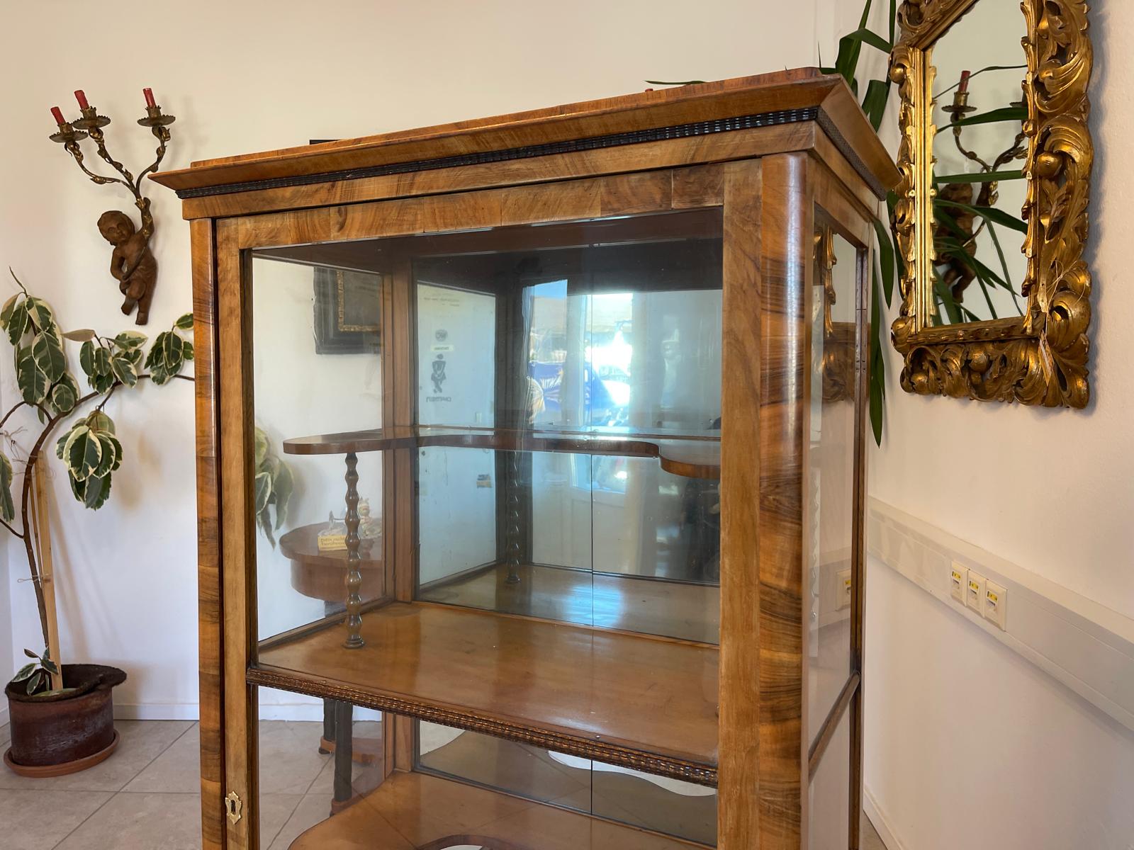 Originale Biedermeier Vitrinenschrank Glasschrank Nussholz Antiquität G1307