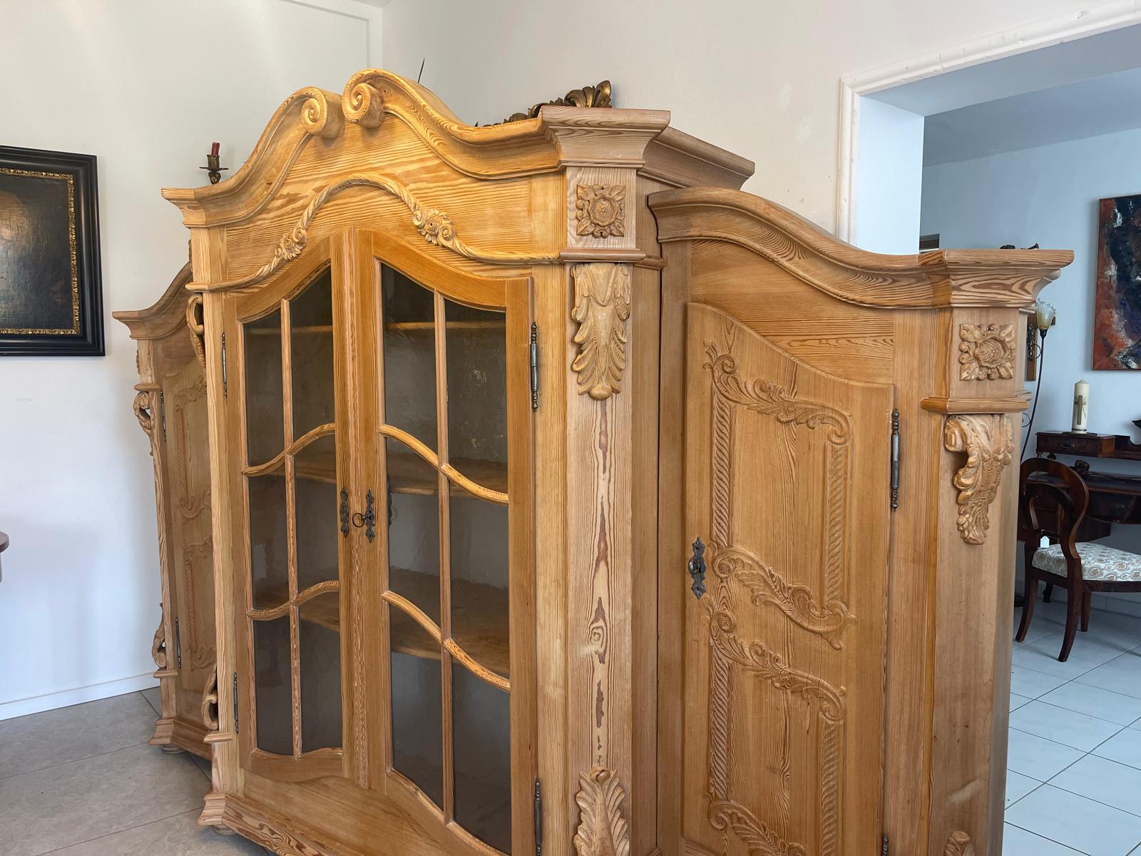 hübscher Bauernschrank Landhausschrank Barockstil Eckschrank G1361