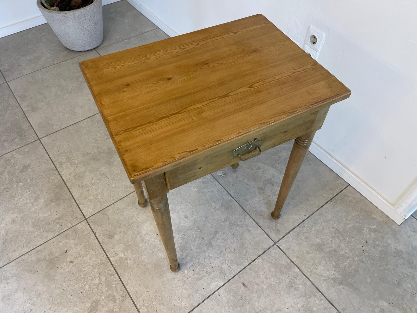 Originaler Bauerntisch Beistelltisch Tischerl Nähtischerl G1084
