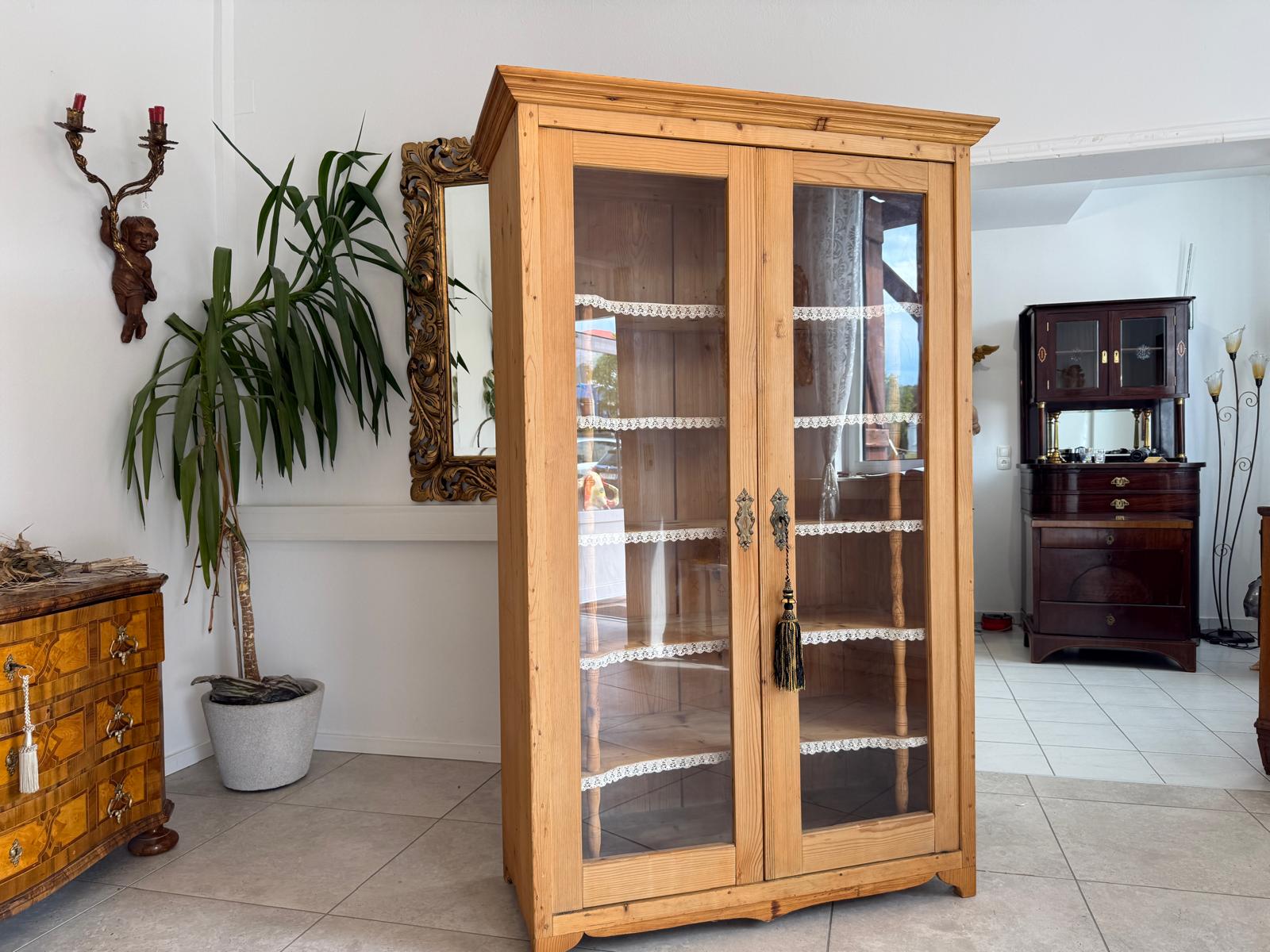 Bäuerliche Vitrine Bauernvitrine Bücherschrank antik Bauernschrank D2731