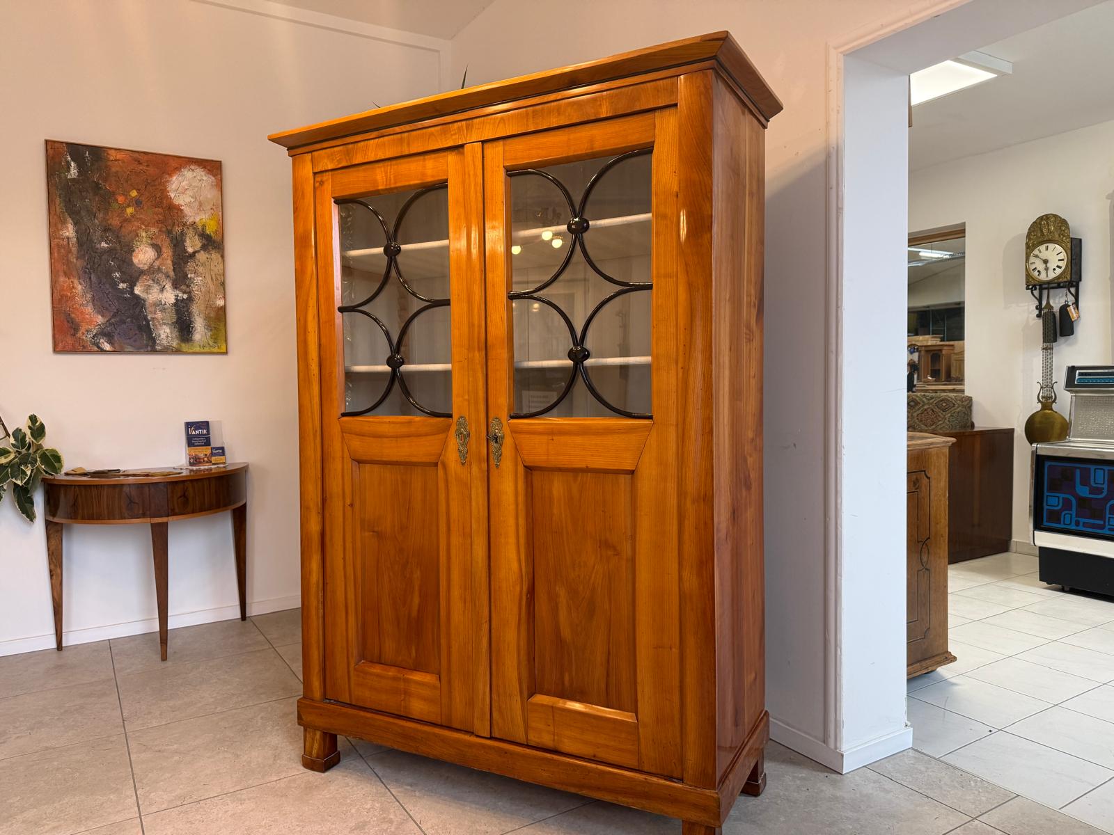 Sale Restaurierte Biedermeier Vitrine Bücherschrank Glasschrank D1069