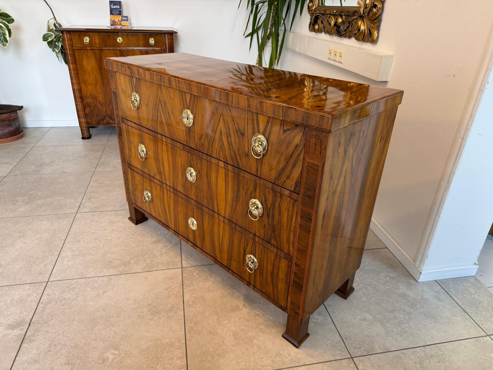 Biedermeier Kommode 3 Ladenkommode Nussholz Antiquität Restauriert D2292