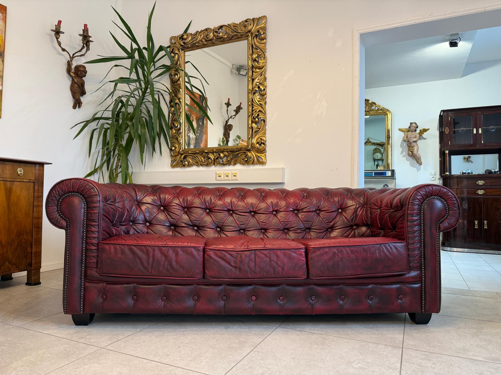 Chesterfield Ensemble 3 teilig Ledersofa Fauteuils Clubmöbel Cultmöbel D2302