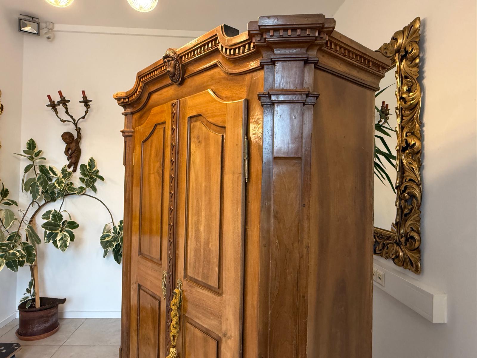 Authentischer Josefinischer Kleiderschrank Hallenschrank um 1780 G2237