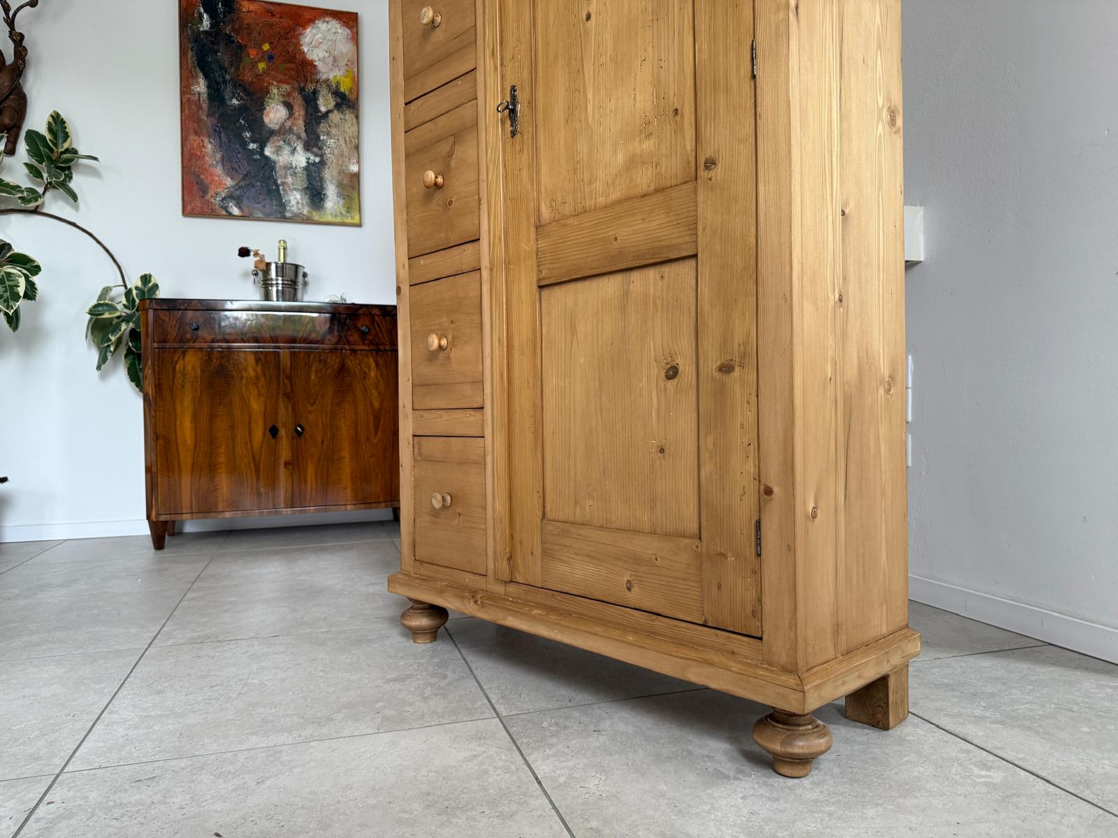 Uriger Brotschrank Almerschrank Speiskasten Bauernkasten G2066
