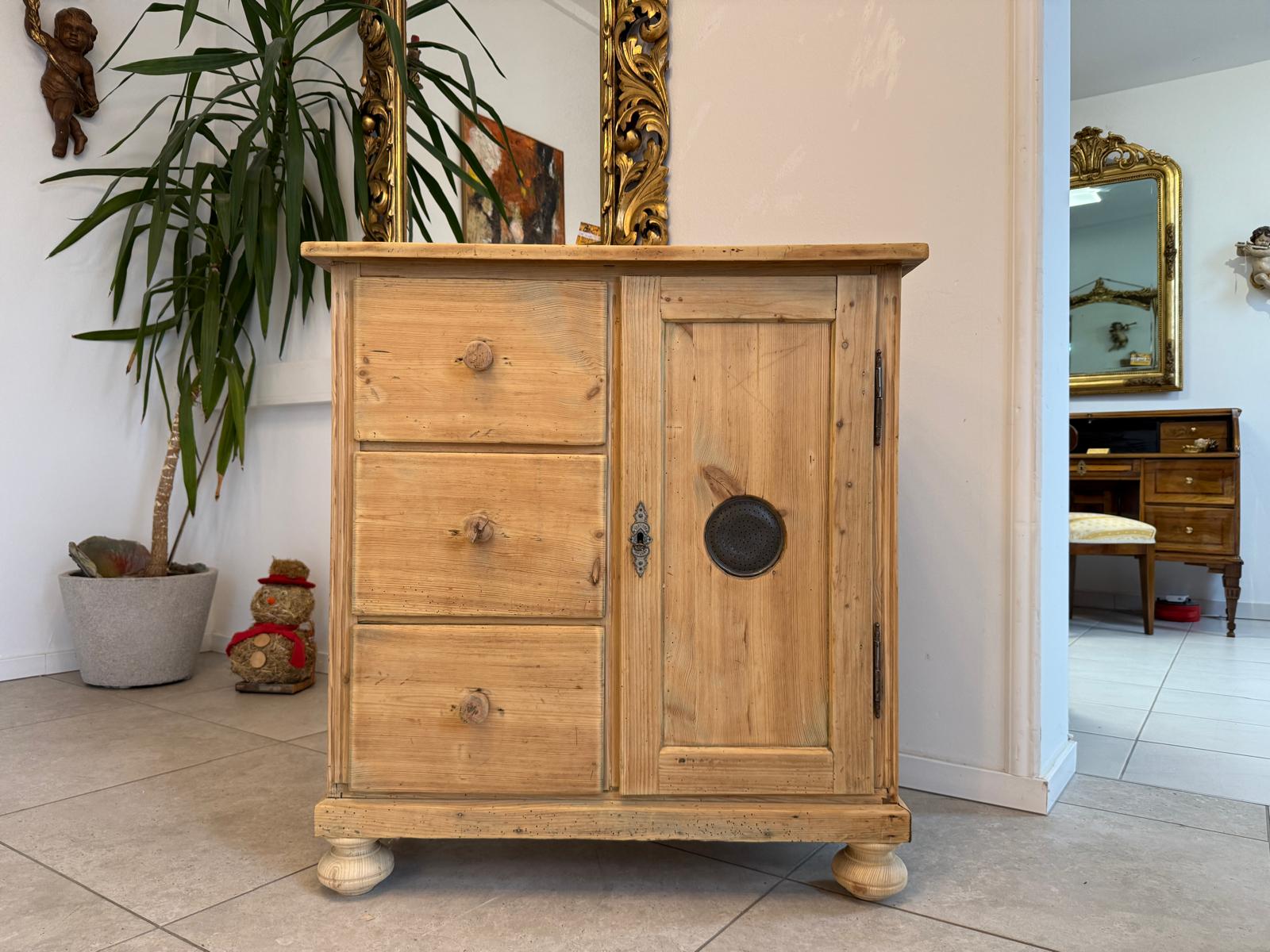 Uriger Biedermeier  Brotschrank Almerschrank Vorratskasten Kasten Antik G2300