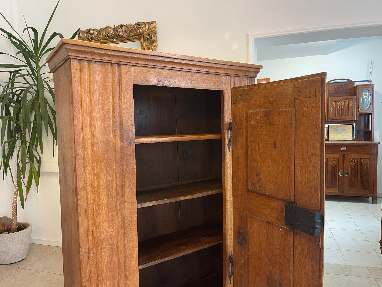 Originaler Eichenschrank Rauchschrank Kasten um 1800 G1344