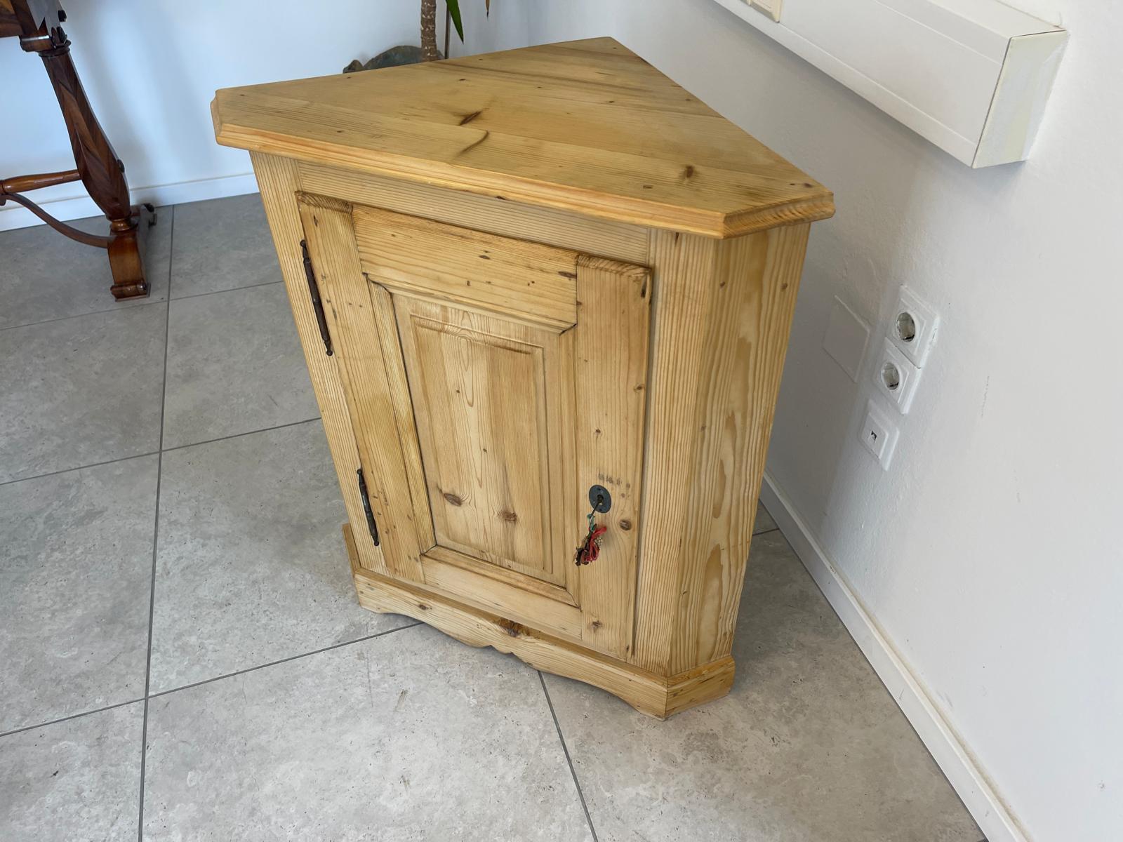 Bäuerliches Eckkasterl Eckanrichte Eckmöbel Bauernchrank G1598