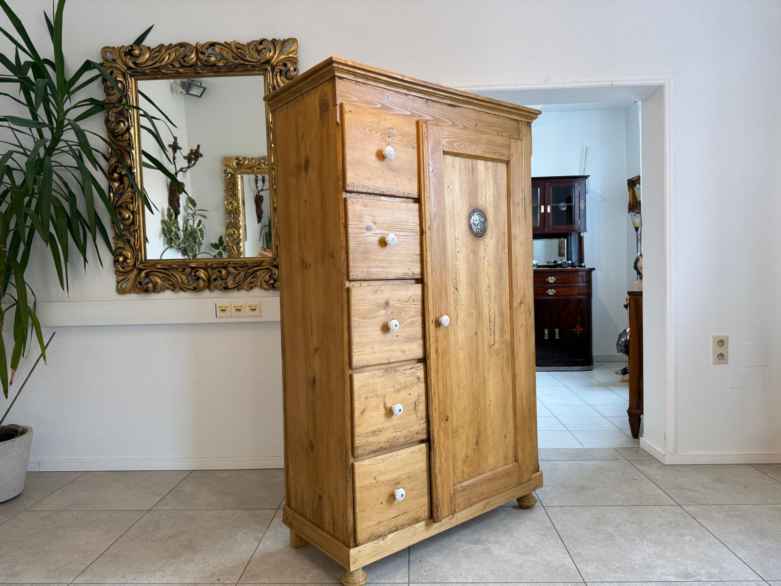 Uriger Biedermeier Brotschrank Almerschrank Speiskasten Bauernkasten D1169