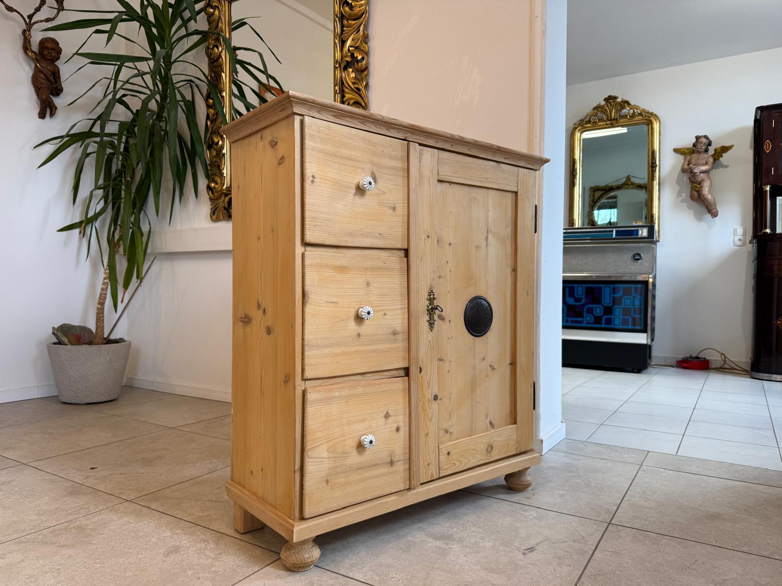 Bäuerlicher uriger Brotschrank Almerschrank Speiskasten Bauernkasten Antik D1202