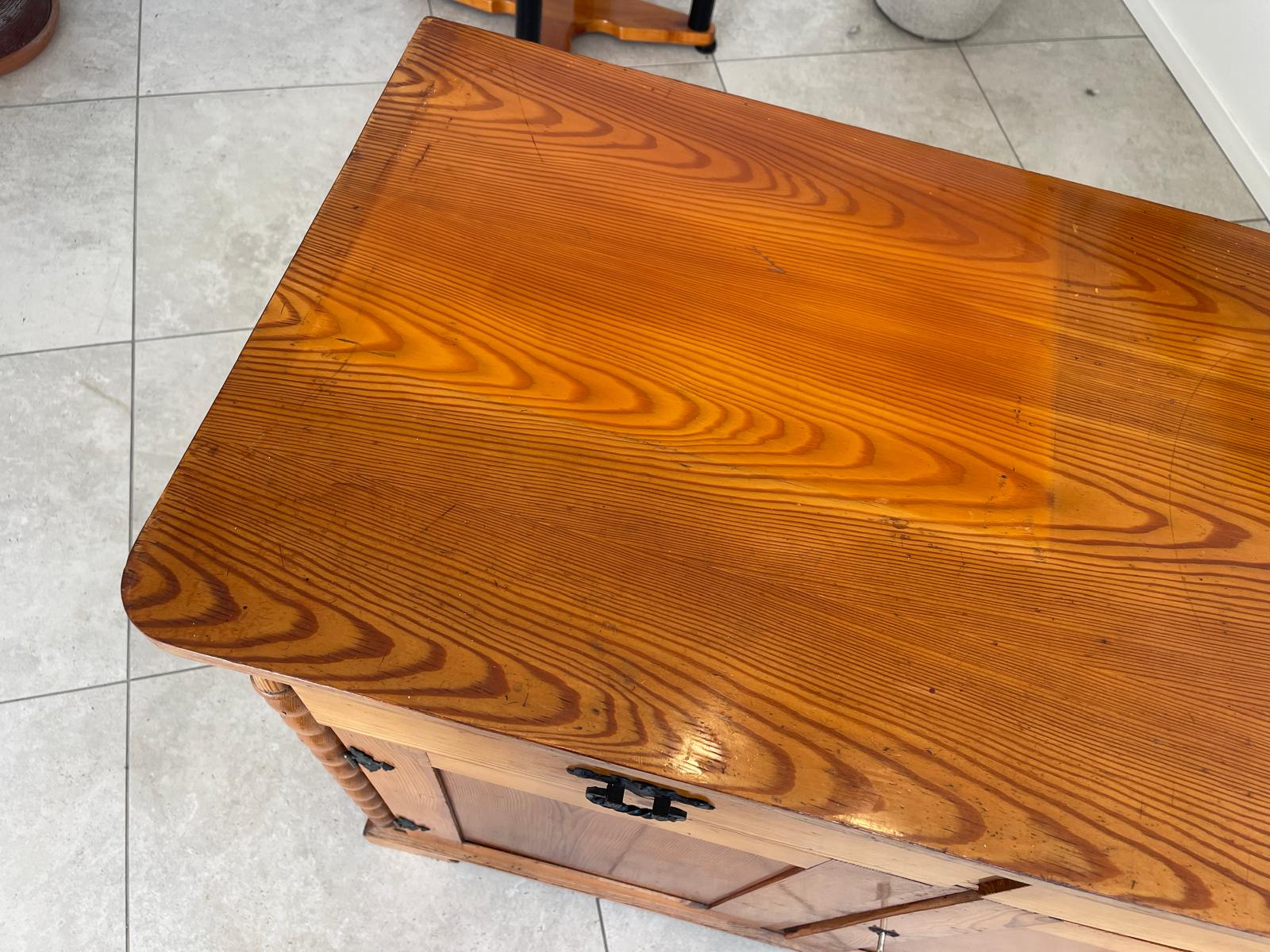Bäuerliche Anrichte Kommode Sideboard Bauerschrank G1281