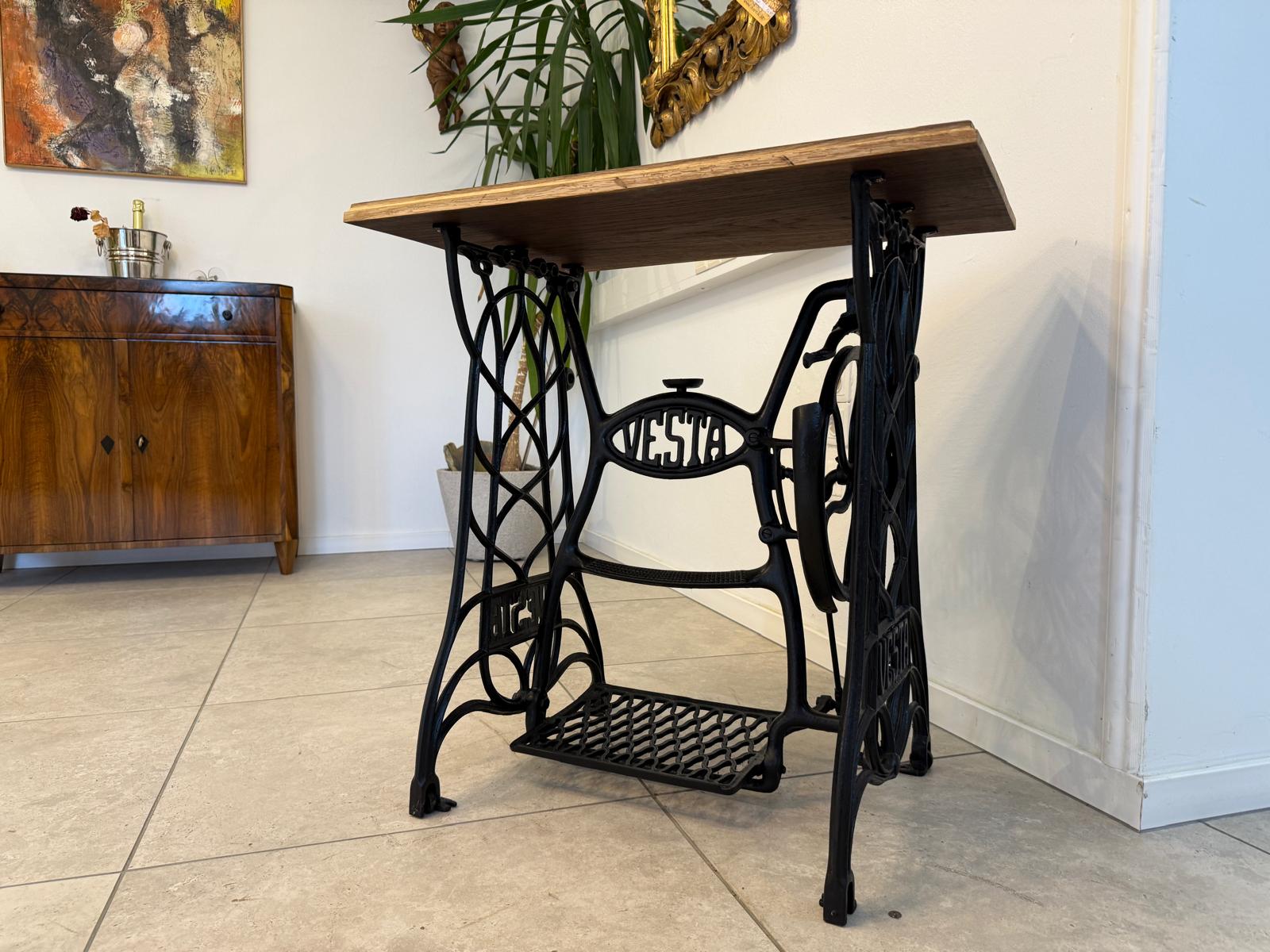 Bäuerlicher Tisch Nähmaschinentisch Gusseisern Vesta G2021