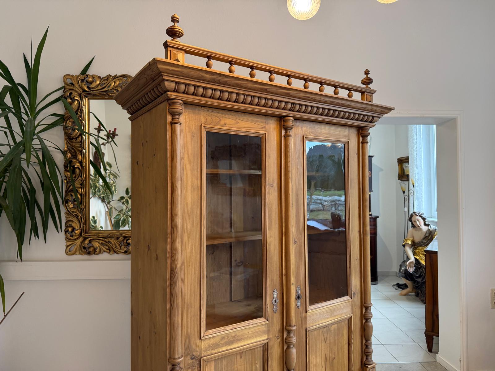 Vitrinenschrank aus der Epoche der Gründerzeit Bücherschrank D2285