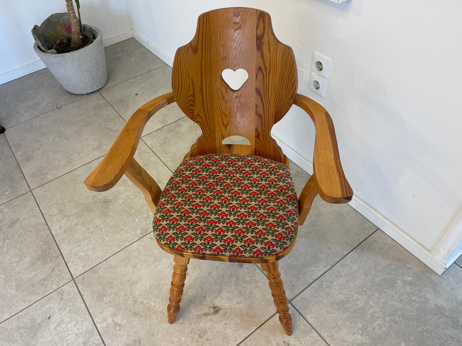 Bäuerlicher Bauernsessel Armlehnstuhl Stuhl Herzerlsessel G1208