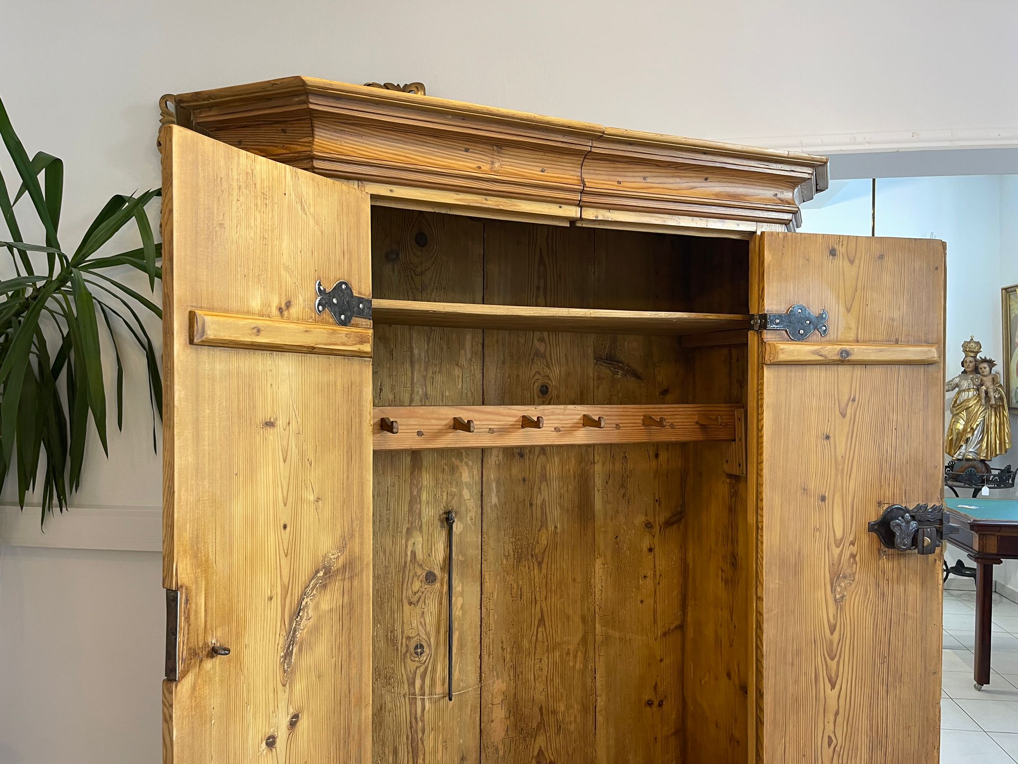 19e2d227-50fe-44b1-b61d-acd751873a39 Bauernschrank Barockschrank Barock Hallenschrank Kasten A4975