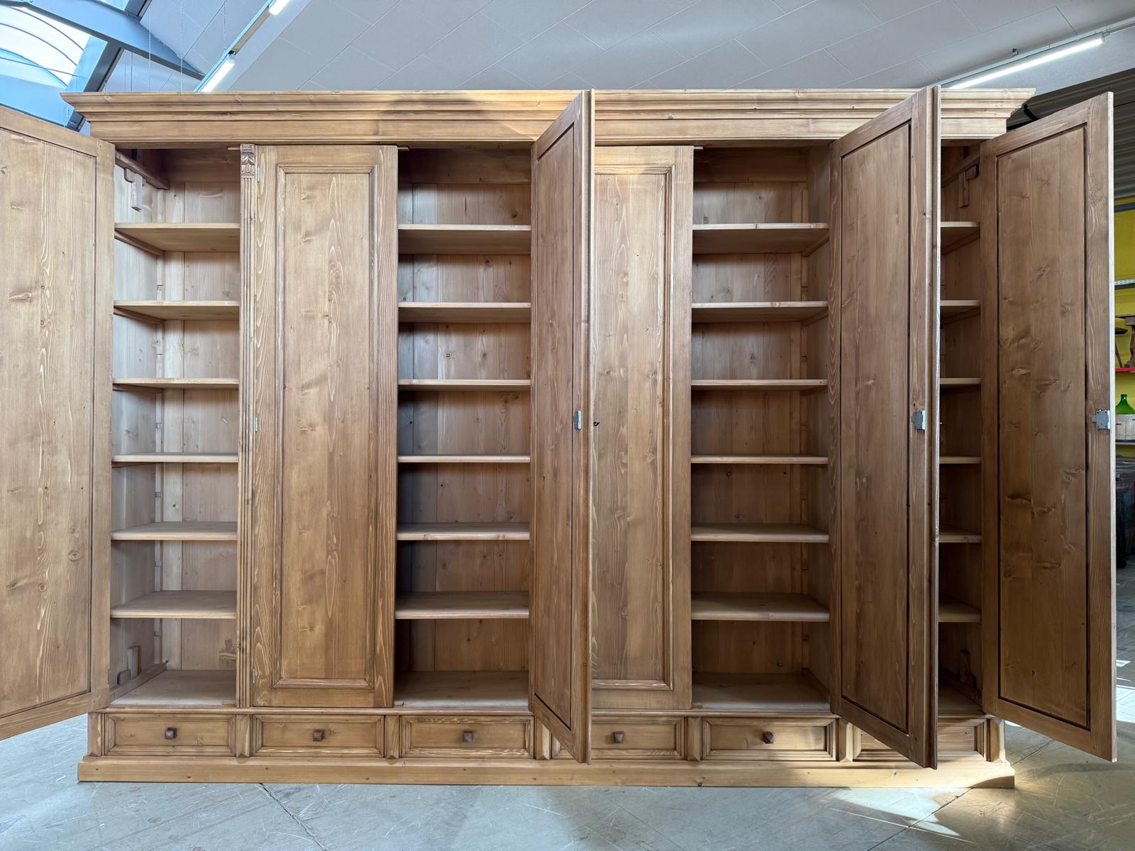 Bäuerlicher Garderobenschrank Bauernschrank Kasten Bauernmöbel G2409