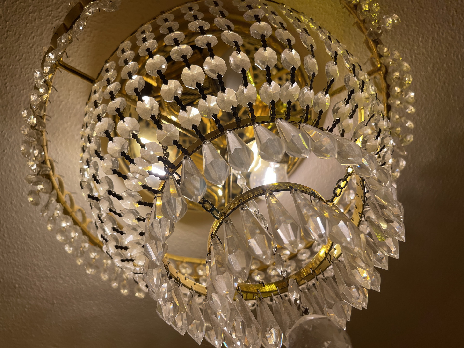 bauernschrank_15BbpHbDe27y7kD Moderner Glasluster Leuchter Deckenluster W002