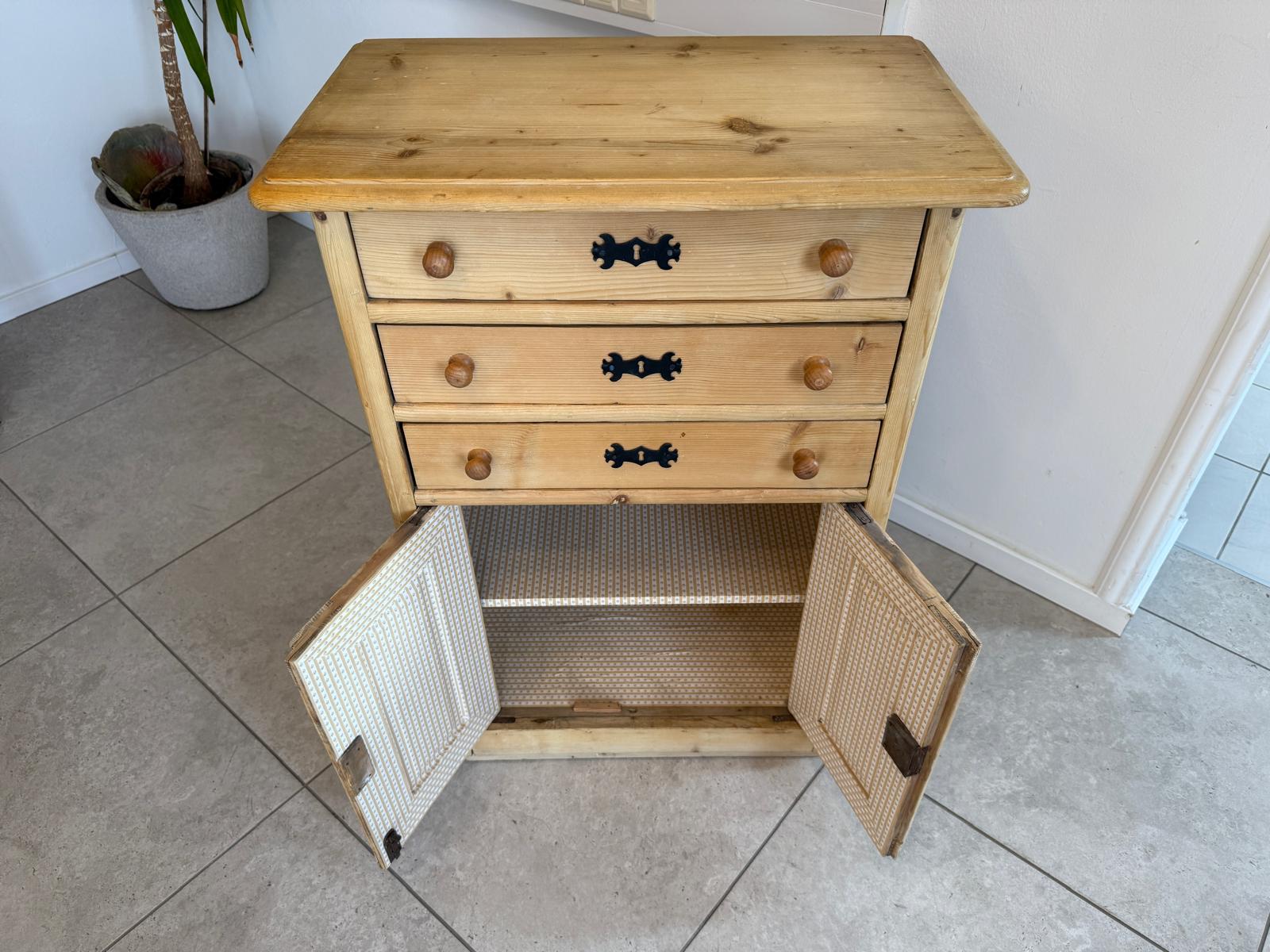 Bäuerliche Anrichte Kommode Laden Kasterl Antik Weichholz G2118