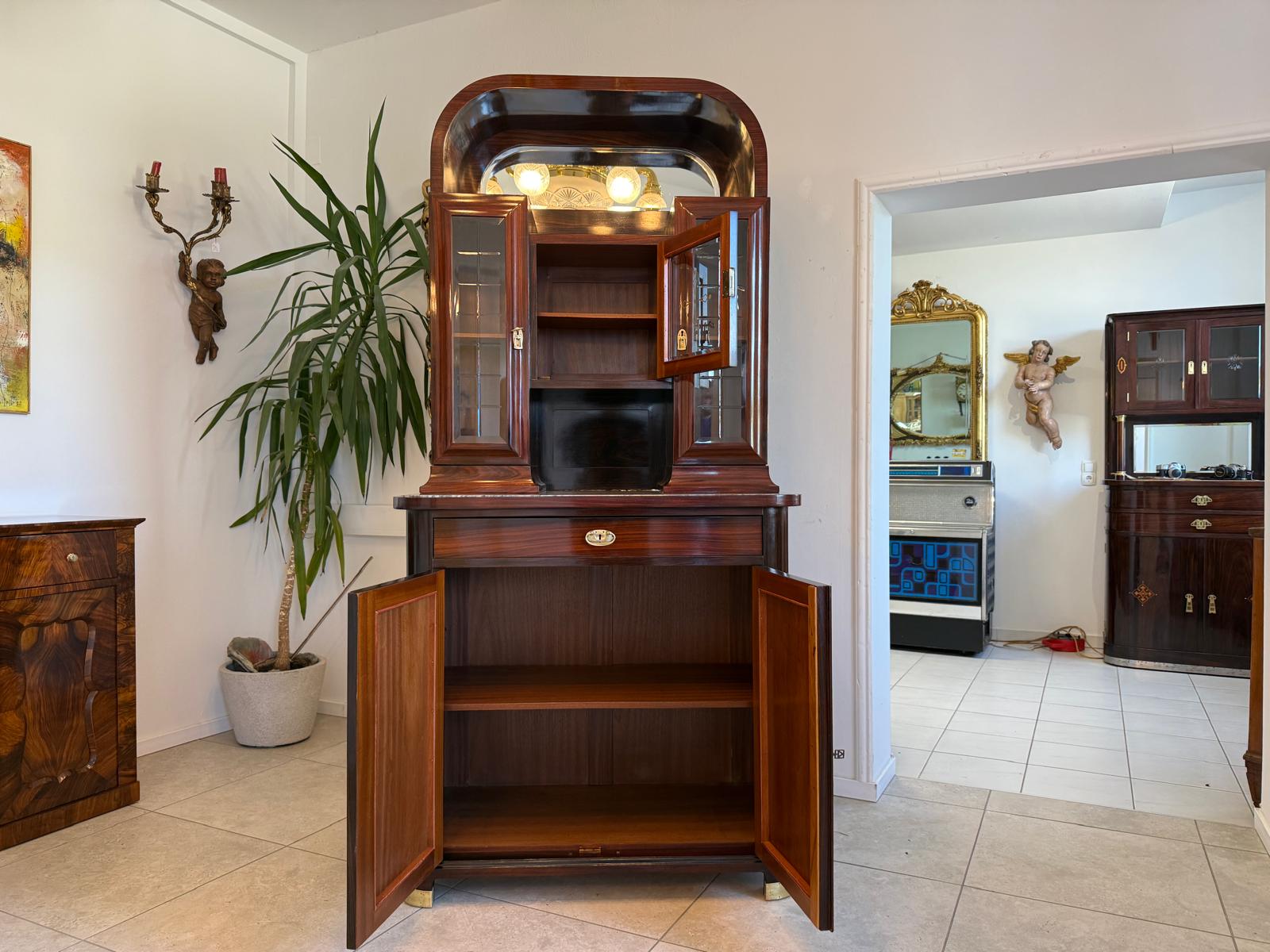 Sale Restauriertes Jugendstil Designerbuffet Aufsatzbuffet Schellack Antiquität D2393