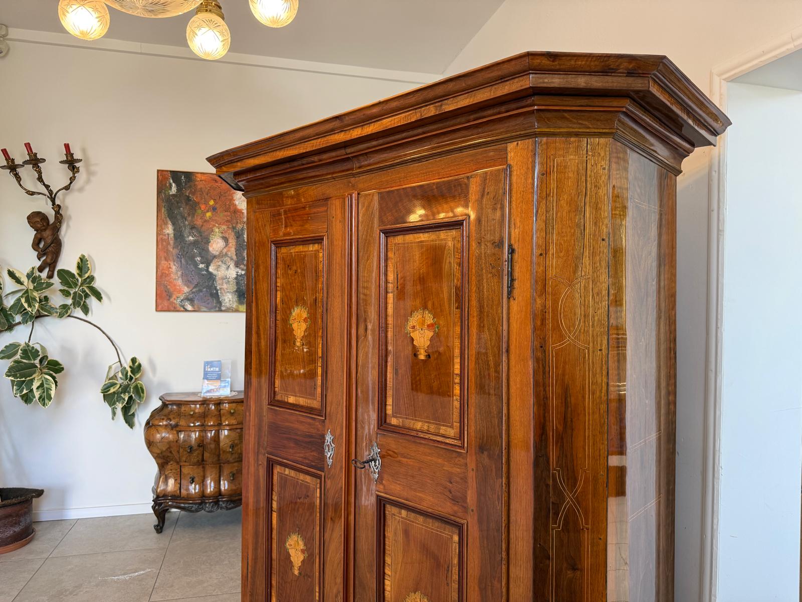 Barocker Hallenschrank Barockschrank Marketerien Antiquität  D1180