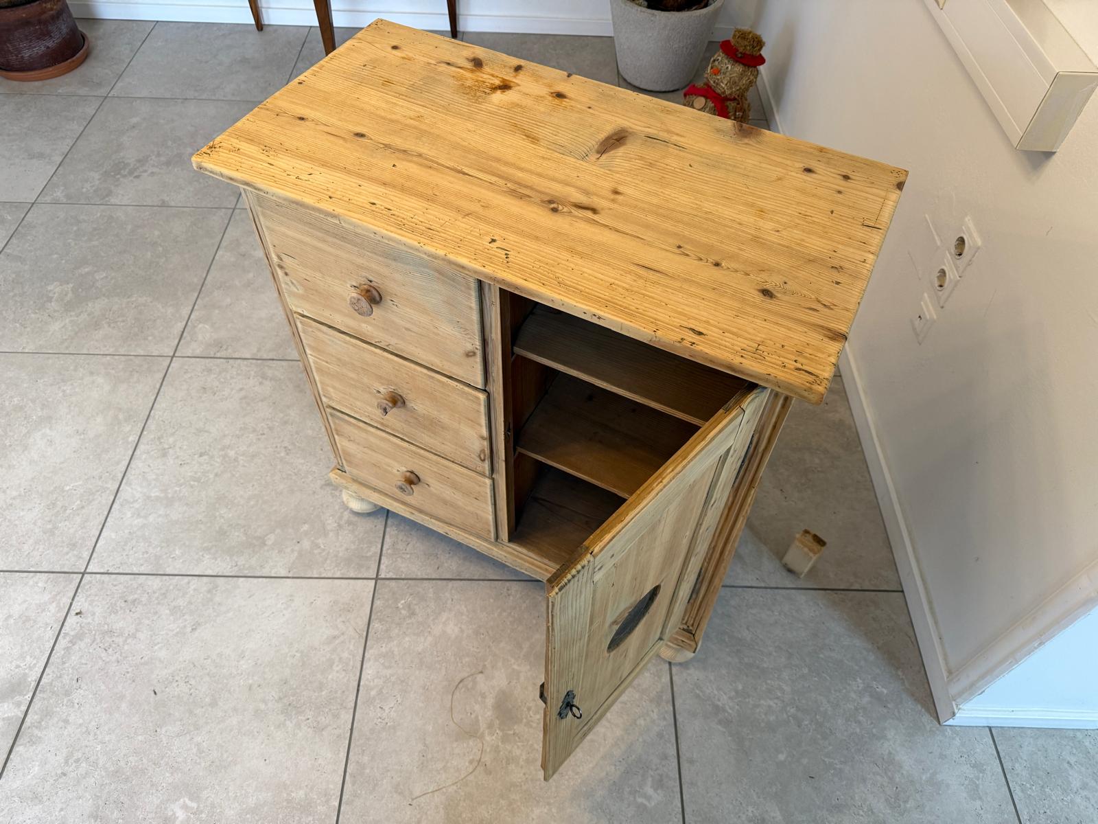 Uriger Biedermeier  Brotschrank Almerschrank Vorratskasten Kasten Antik G2300