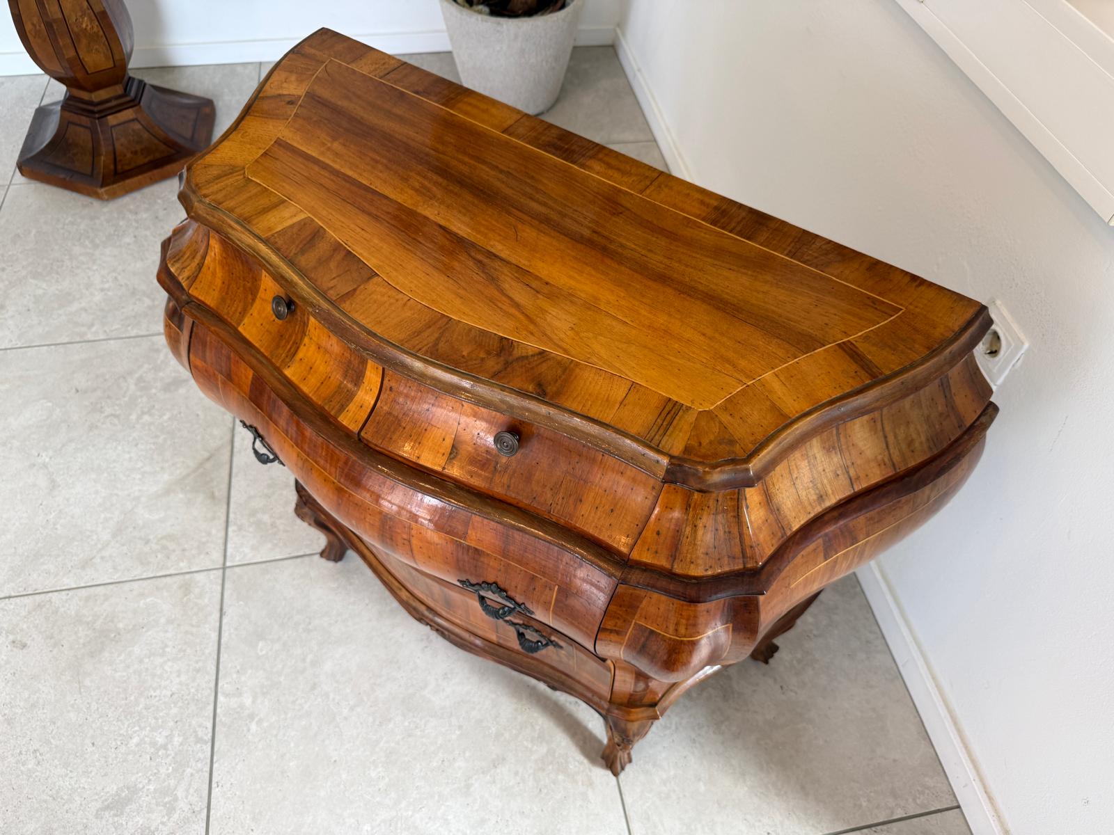 Barockstilkommode 4 Laden Kommode Marketerien Nussholz D2366