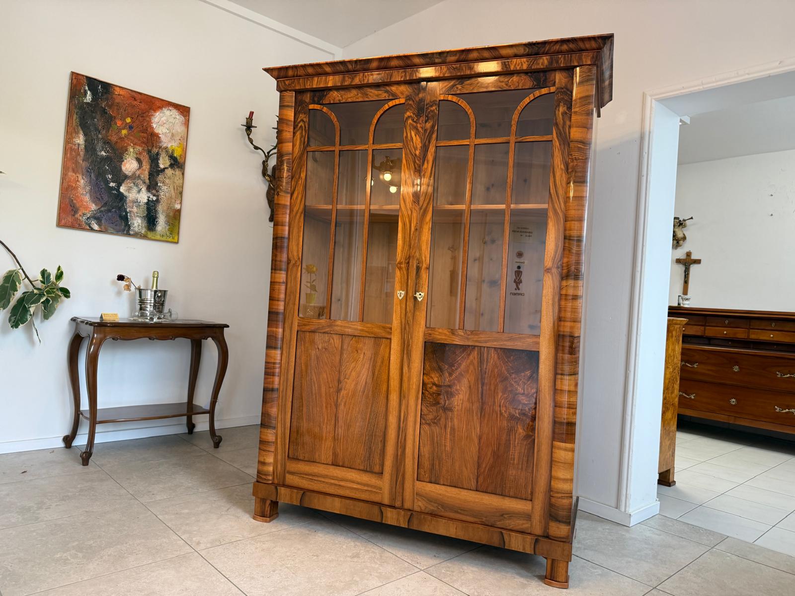 SALE Biedermeier Vitrine Bücherschrank Sammlervitrine Nussholz Antiquität G1813