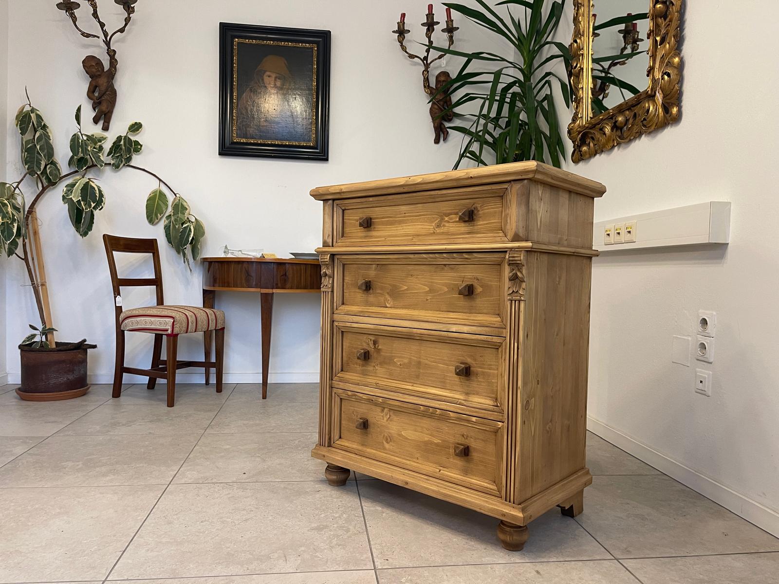 Bäuerliche 4 Ladenkommode Ladenschrank aus Vollholz im Gründerzeit-Stil G1056