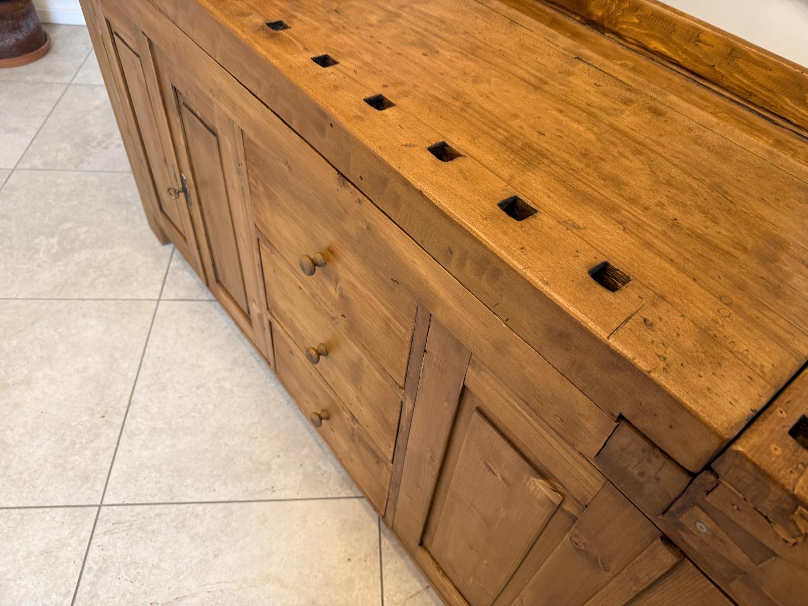 Historische Hobelbank Werkbank Pult Tresen Ladenschrank Designerstück D1246