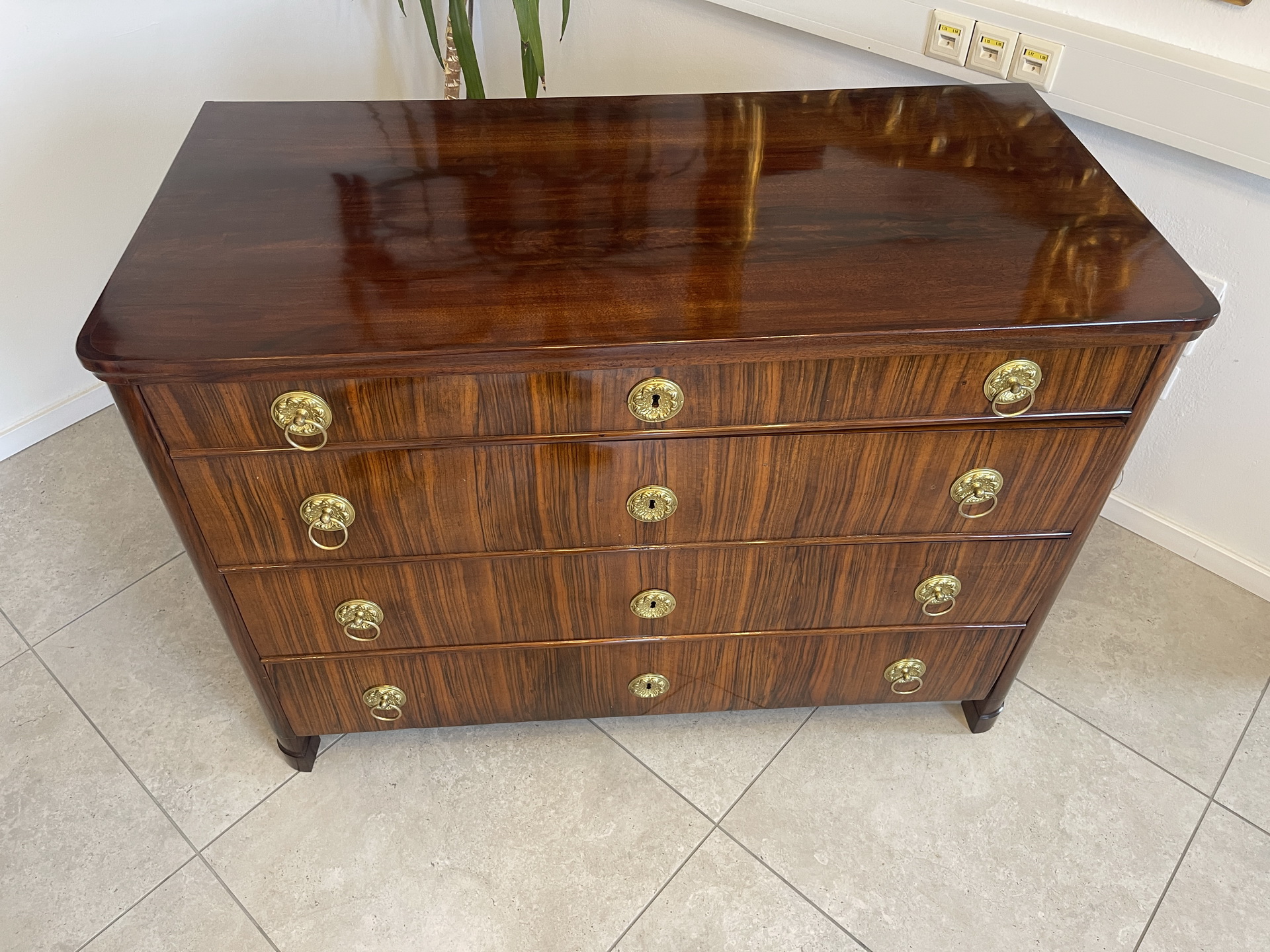 Biedermeier-Barock-52 Restaurierte Nussholzfurnierte Biedermeier Schreibkommode A4021
