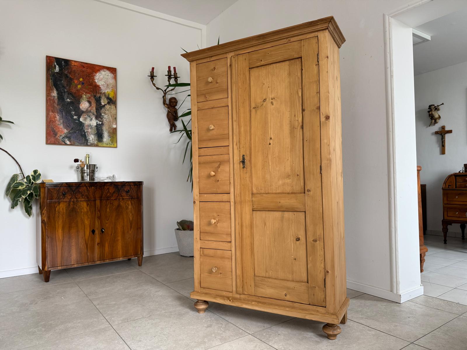 Uriger Brotschrank Almerschrank Speiskasten Bauernkasten G2066