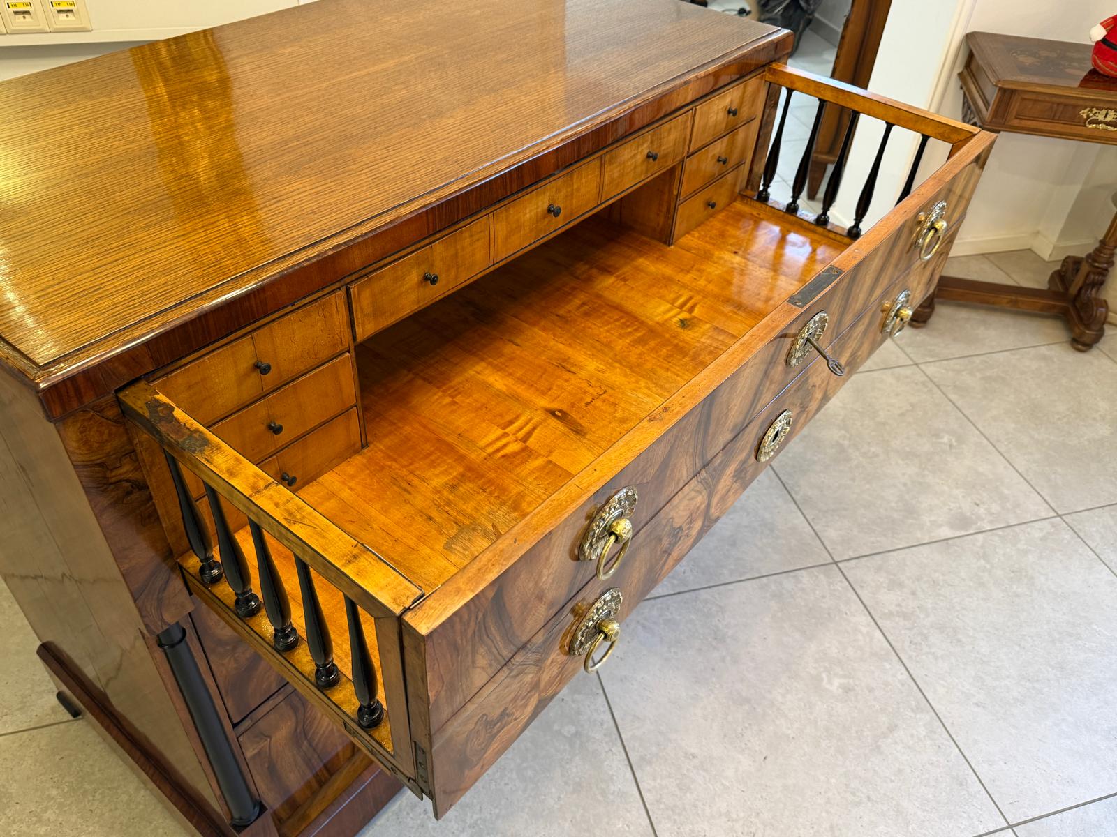 Restaurierte Biedermeier Schreibkommode Nussholz Antiquität G2254