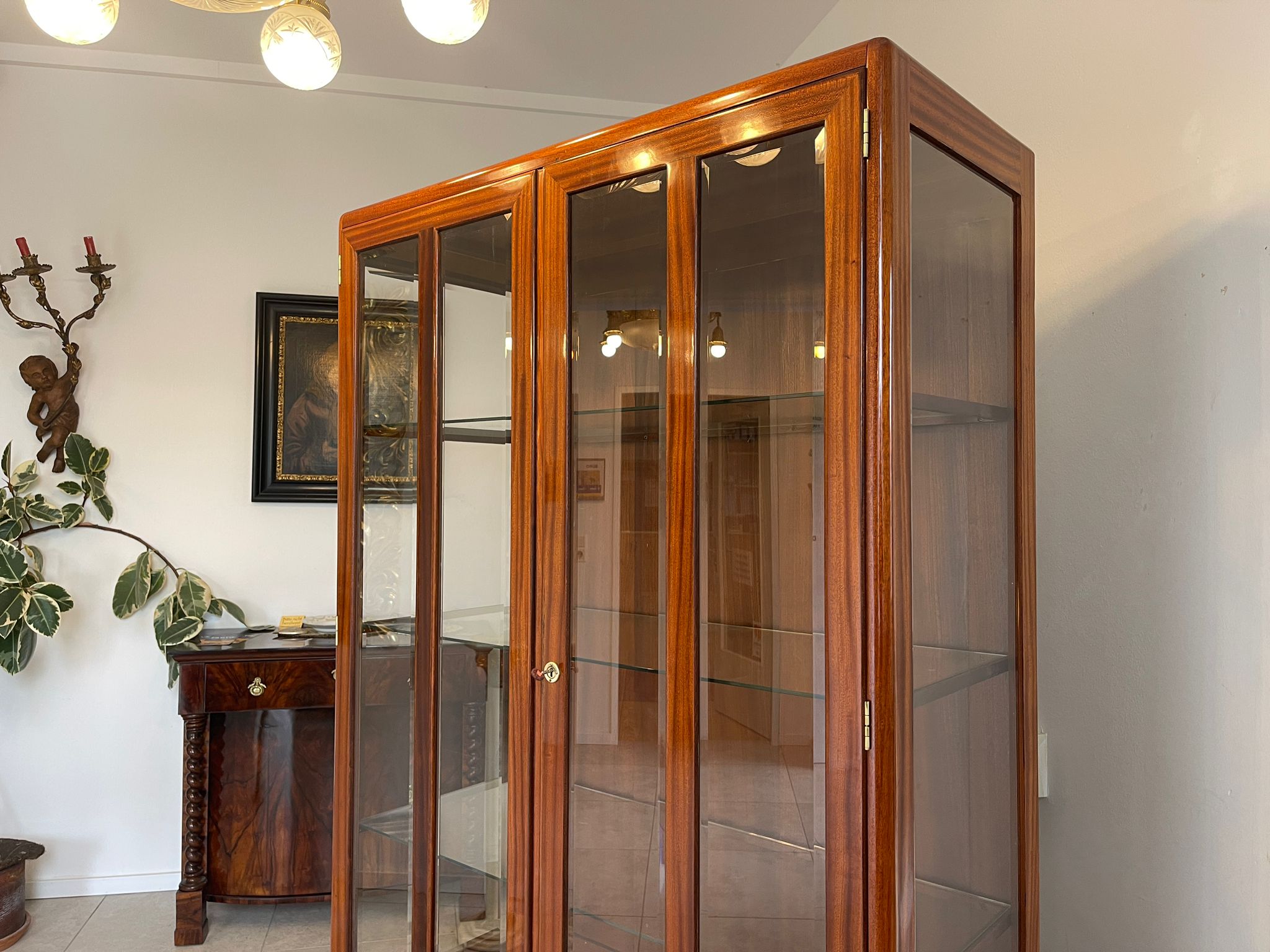 20b3c50b-c718-445b-99f0-40a8658072b8 Restaurierter Jugendstil Glasschrank Bücherschrank Vitrinenschrank A4930
