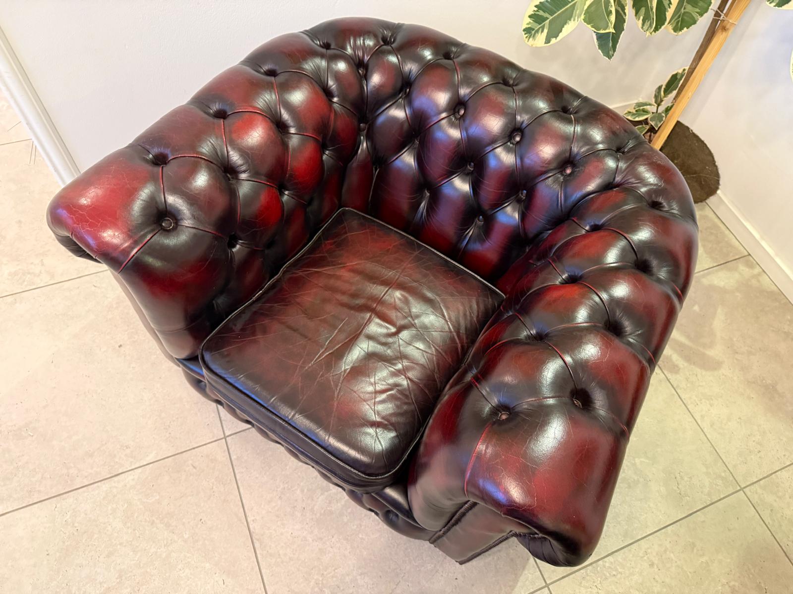 3er Ensemble Chesterfield Sofa Clubfauteuils Cultmöbel Antik D1027